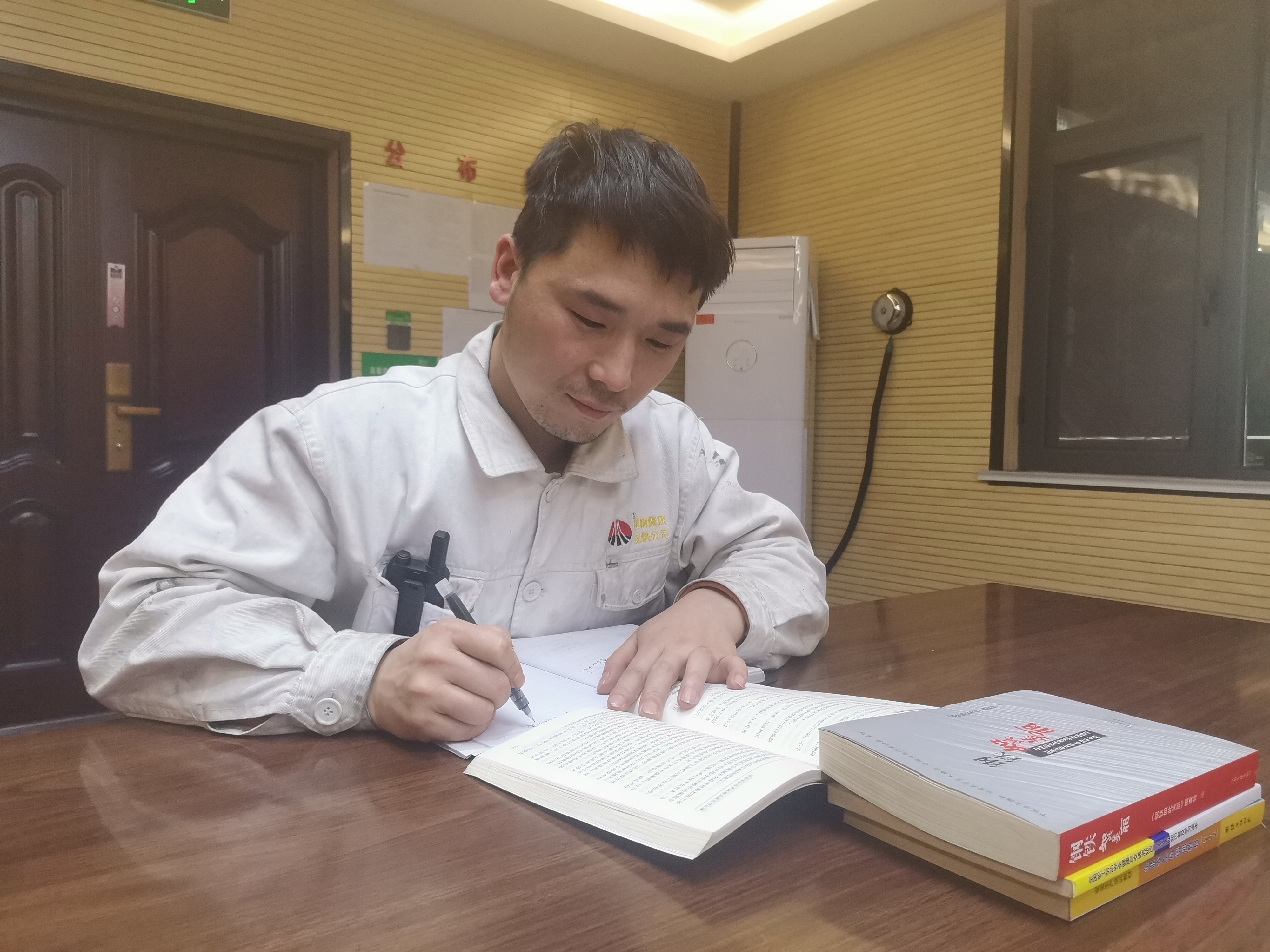 從“小聶”到“聶工”,看金牌工長成長記 從“小聶”到“聶工”,看金牌工長成長記