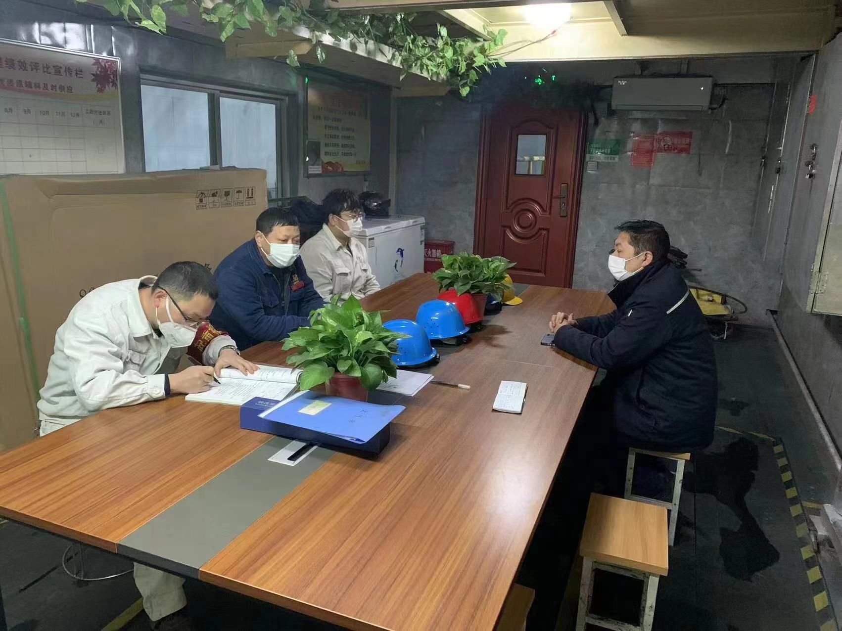 煉鋼有支尖刀班 煉鋼有支尖刀班