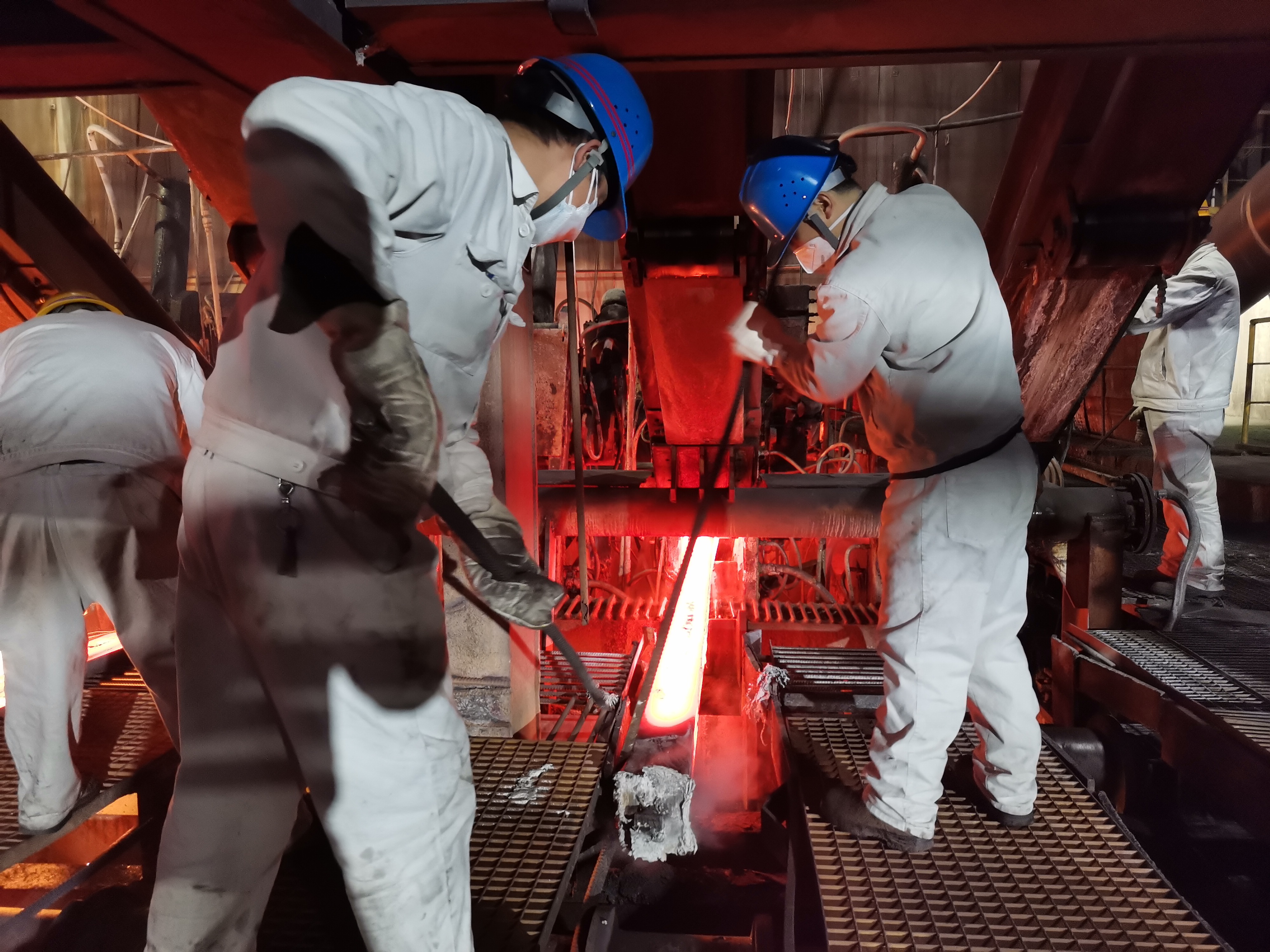 �۽���С�пڡ����R�۽���΢����