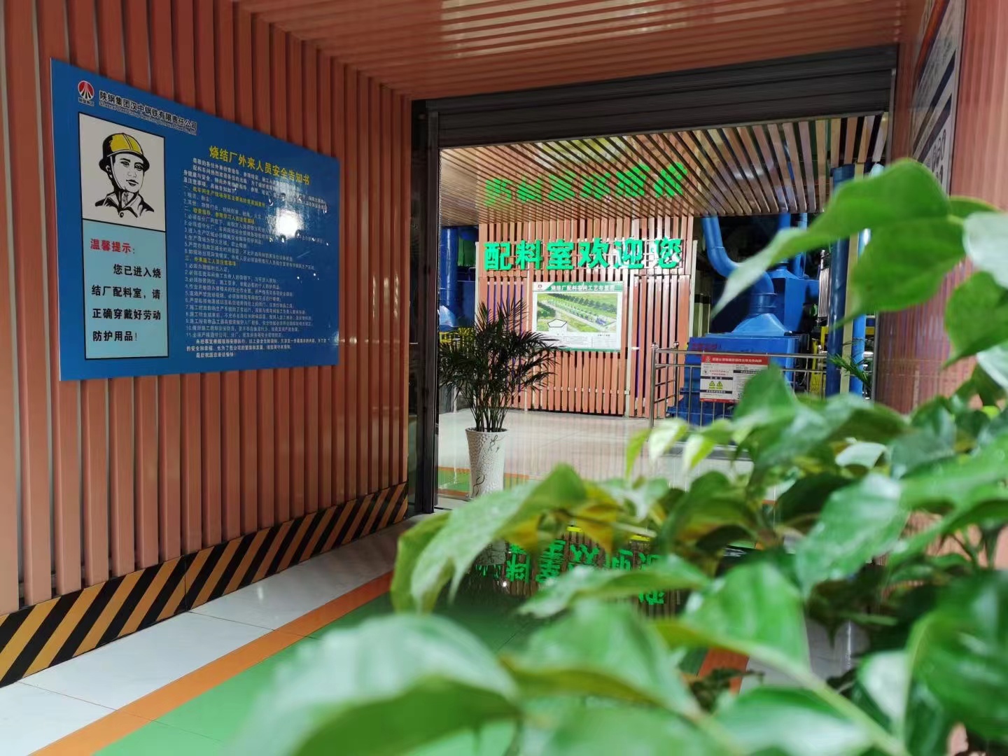 �������p̼���r(sh��)�� ���ܾGɫ�l(f��)չ����ِ����