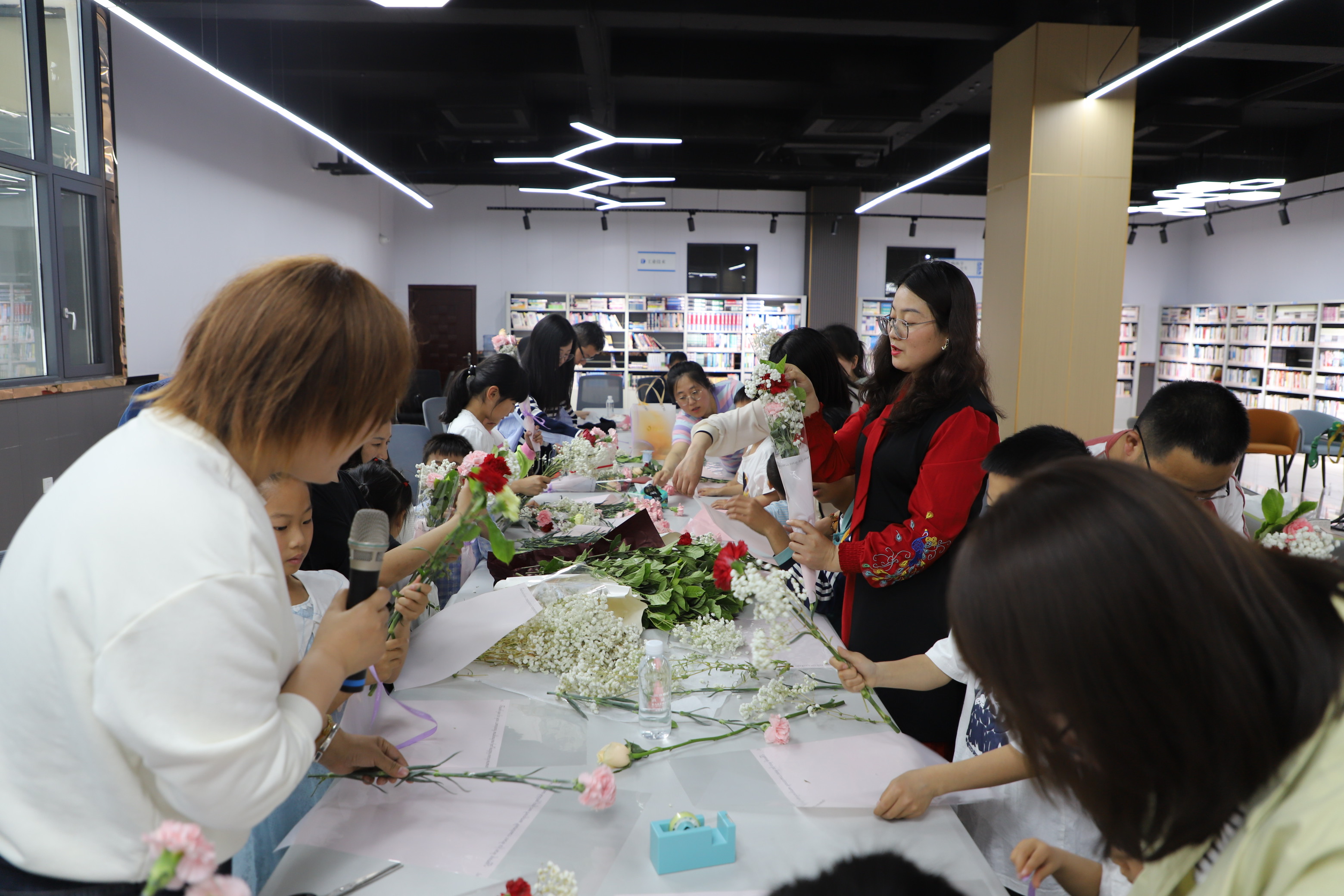 ͯ���Е� δ���Љ����h䓹�˾�C�P�����_չ�H����x�����������