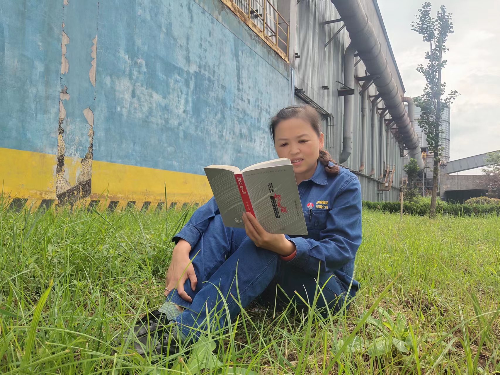 巾幗鏗鏘不負芳華 篤行不怠盡顯“藍”采 巾幗鏗鏘不負芳華 篤行不怠盡顯“藍”采