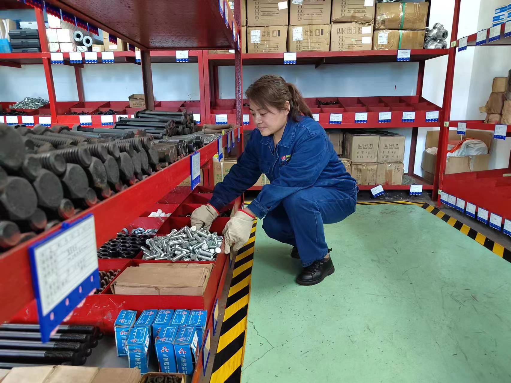 巾幗鏗鏘不負芳華 篤行不怠盡顯“藍”采 巾幗鏗鏘不負芳華 篤行不怠盡顯“藍”采