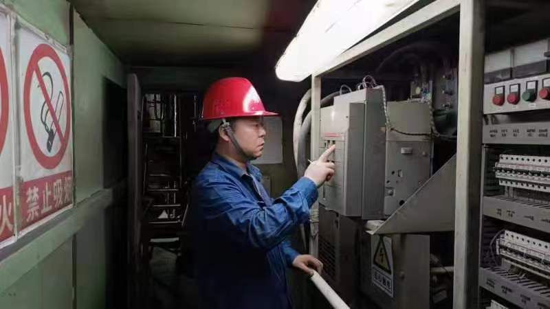 扎根一線做“惠”飛的“超人” 扎根一線做“惠”飛的“超人”