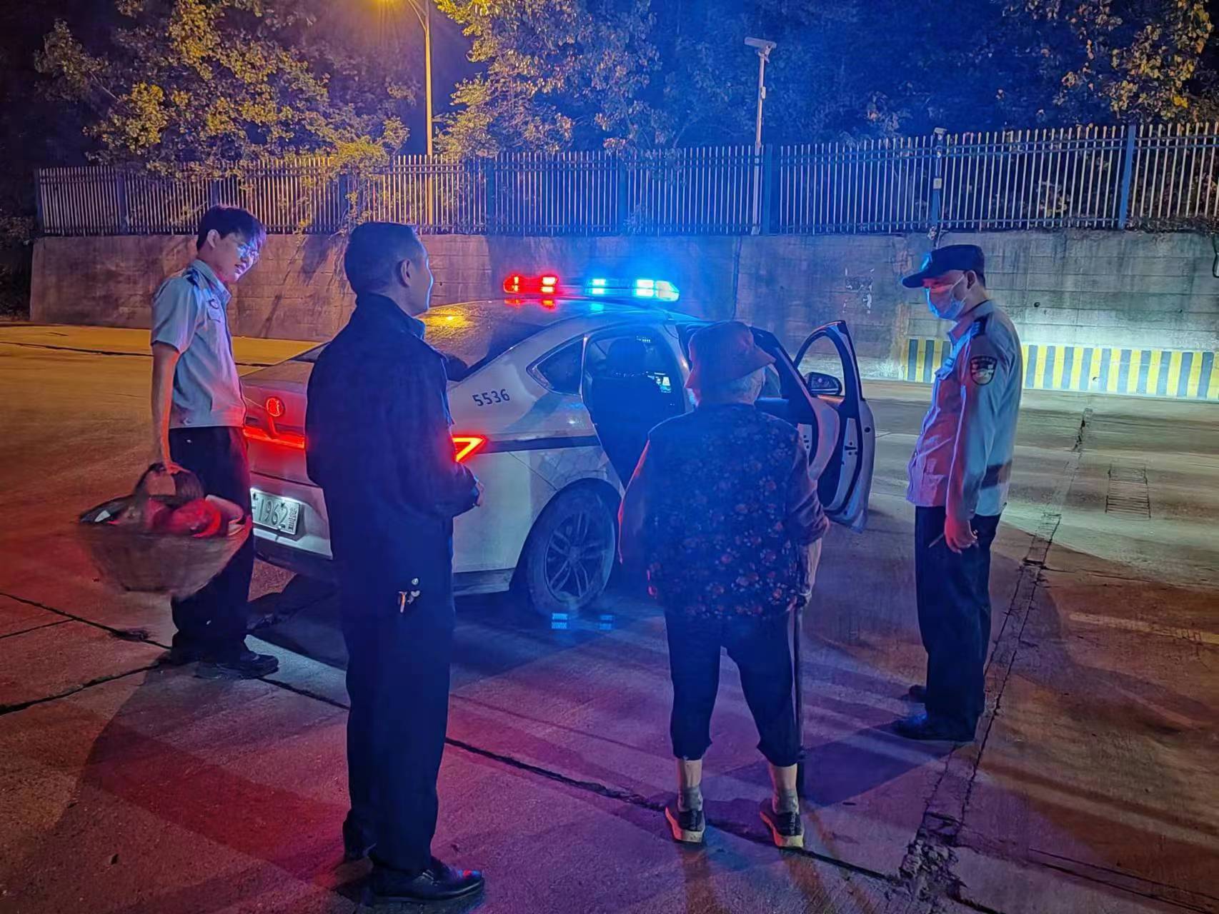 ���ľ��l�o����ʧ���˻ؼң��`���������f��ů