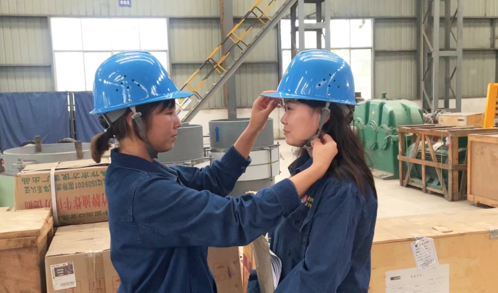 盛開在安全生產月里的“巾幗花” 盛開在安全生產月里的“巾幗花”