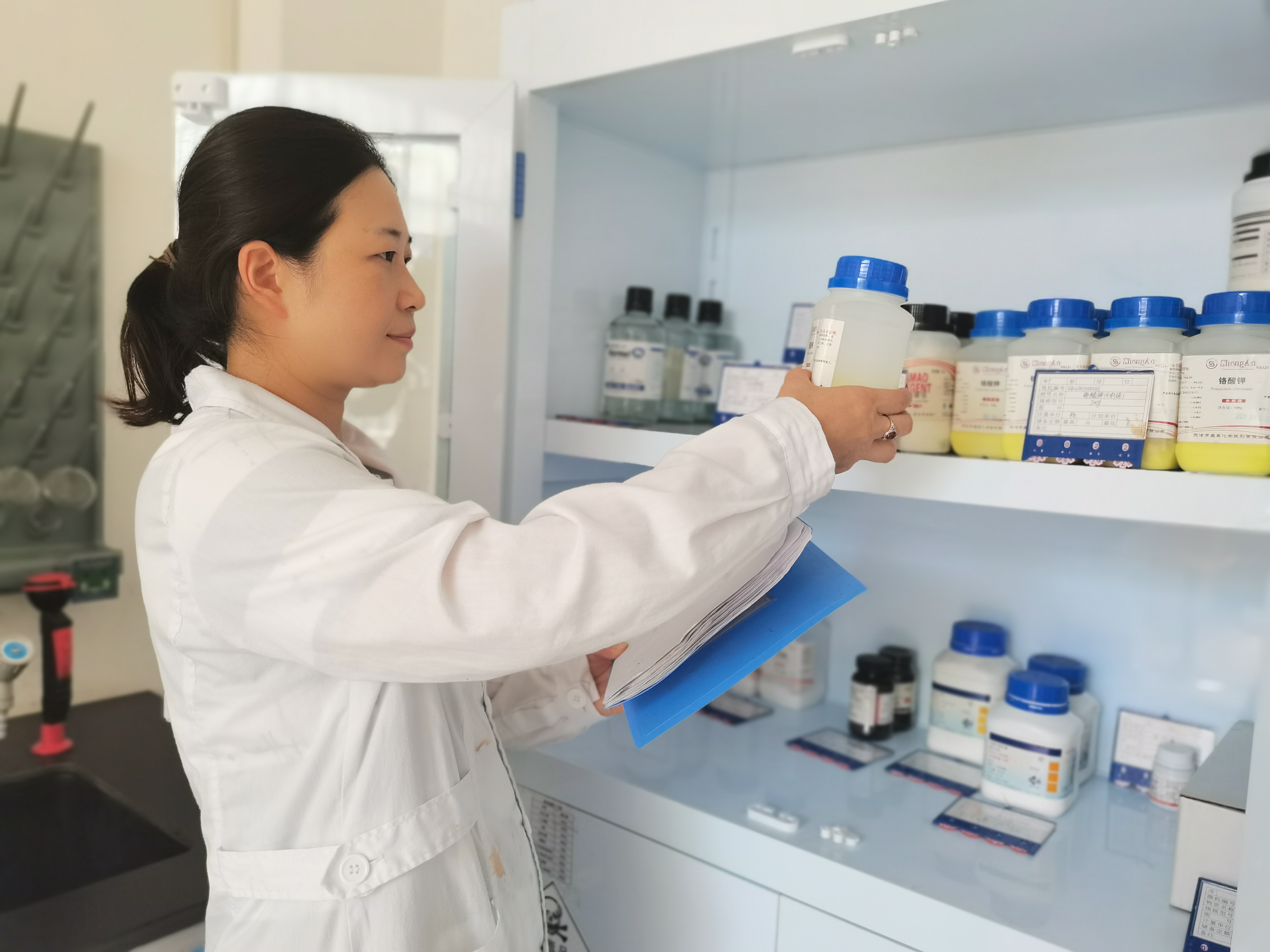 最美“紅姐”,讓芳華在方寸之地綻放 最美“紅姐”,讓芳華在方寸之地綻放