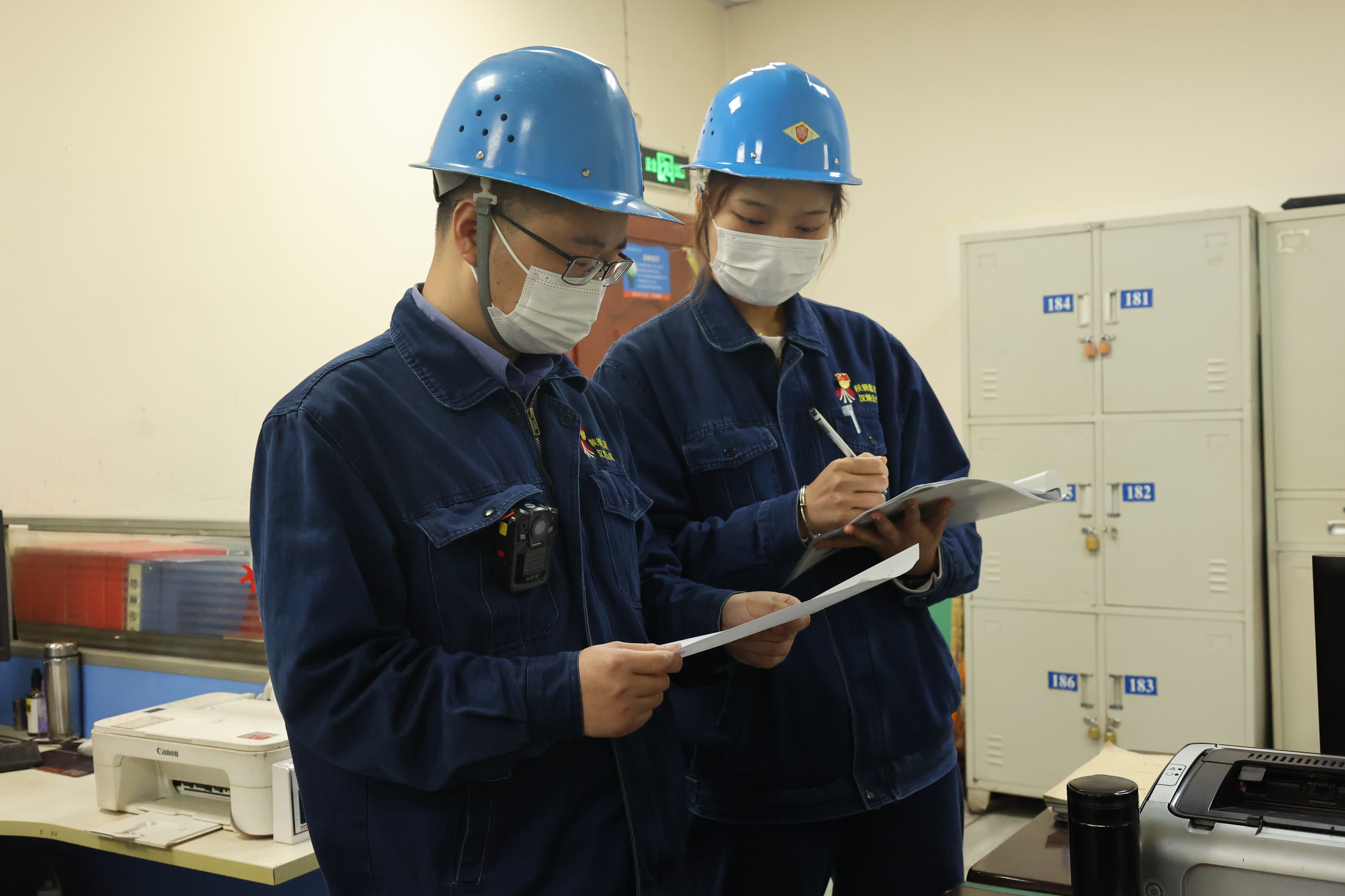 ���L���M��ȭ��  ����I�lչע�롰��������