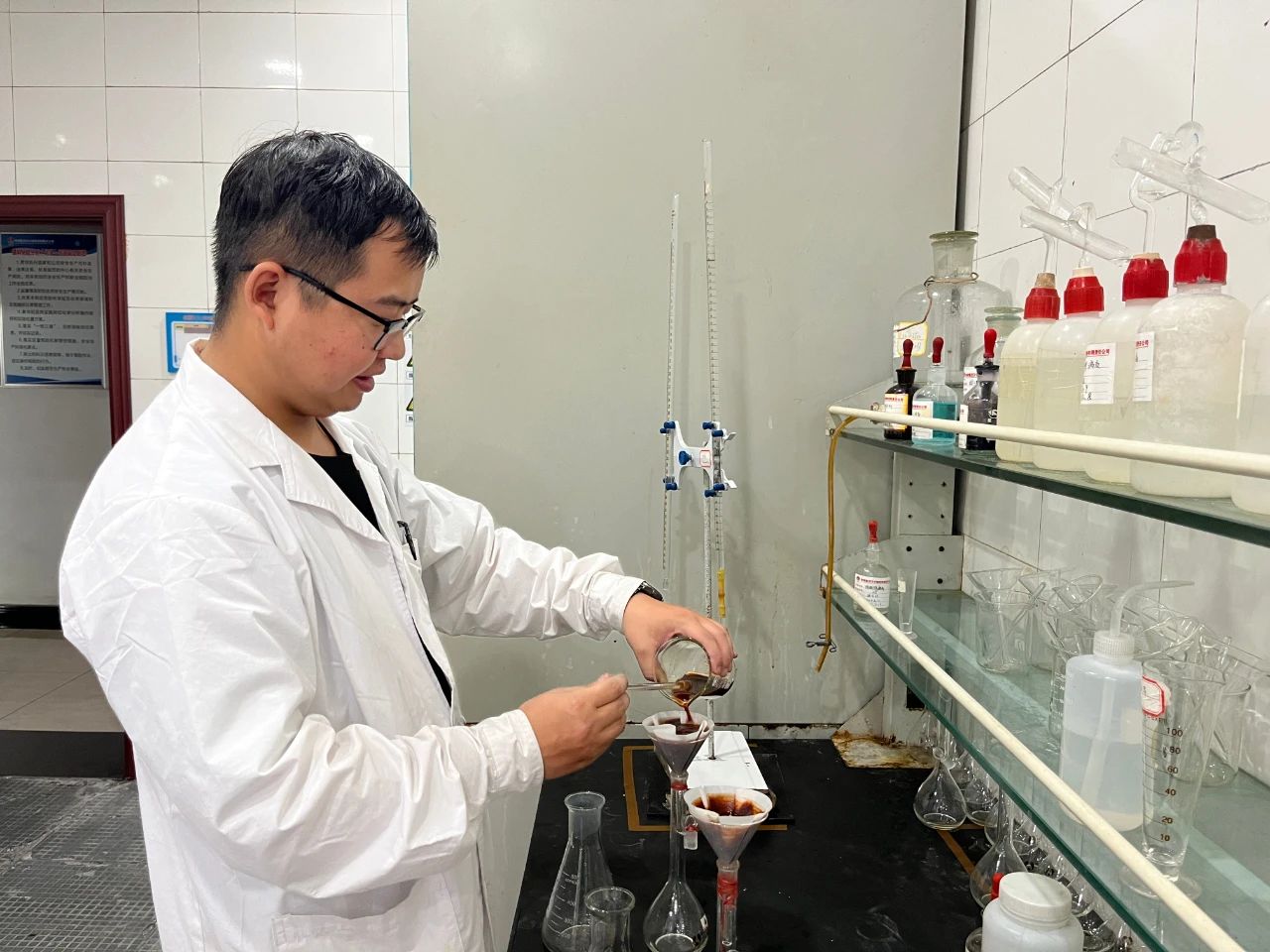 繪制人才“藍圖” 激發人才“活力” 繪制人才“藍圖” 激發人才“活力”