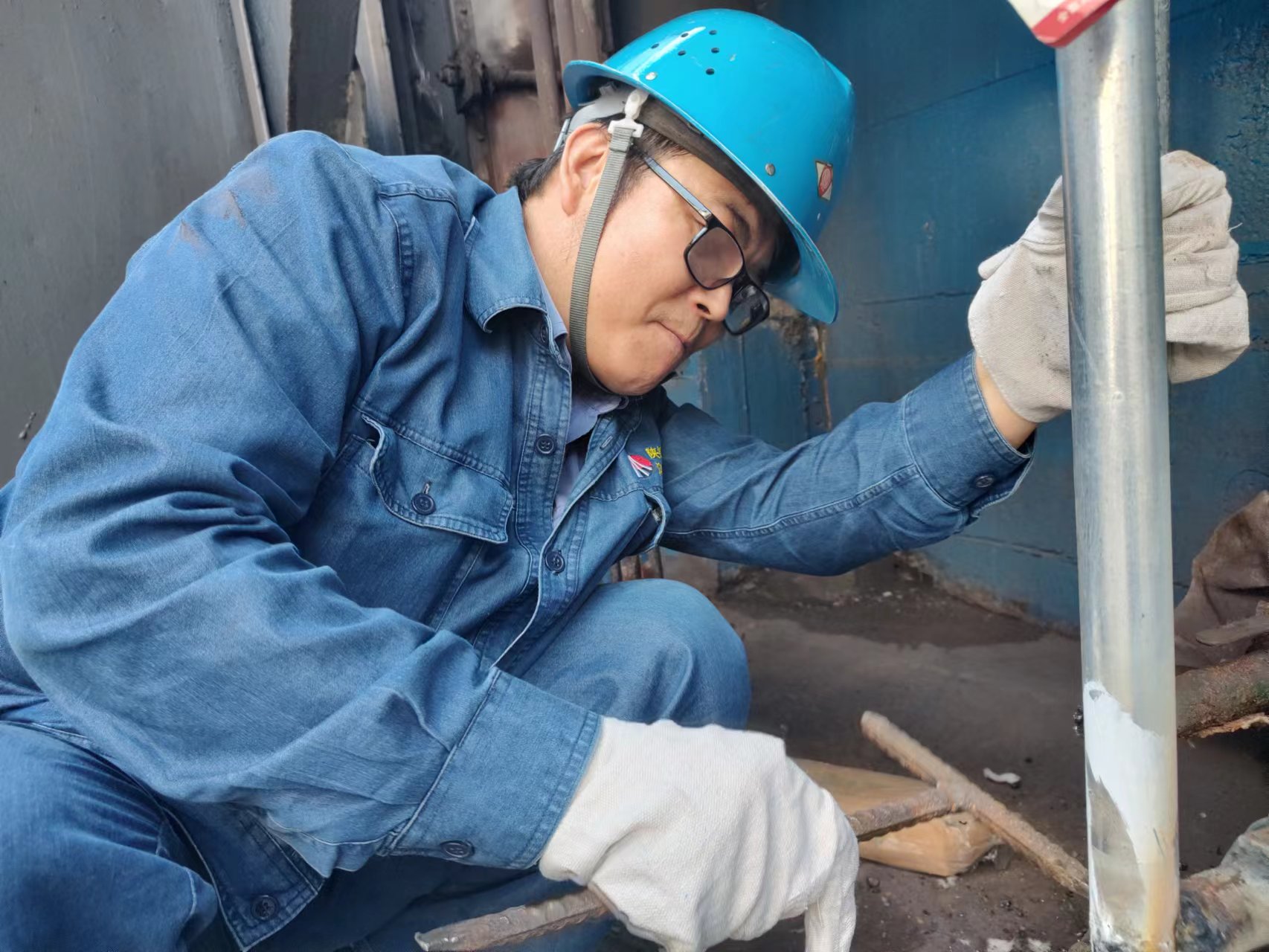 ��(d��ng)���W(w��ng)�j(lu��)���~��ײ�ϟ��Y(ji��)��