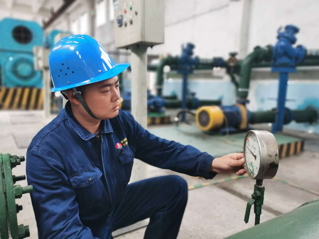 樸實(shí)無華 他是扎根鋼城一線的“清道夫” 樸實(shí)無華 他是扎根鋼城一線的“清道夫”
