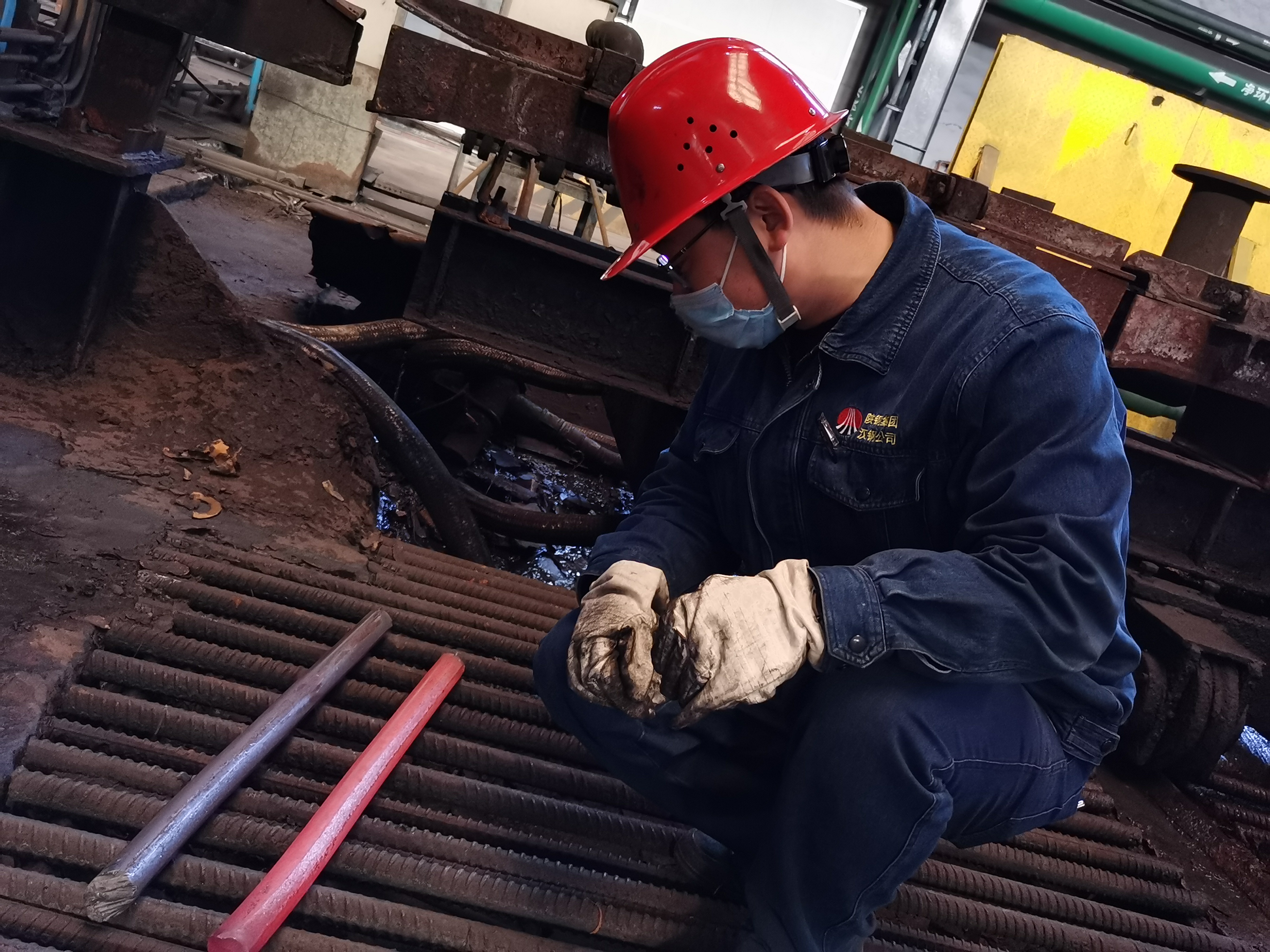 實干書寫不凡 他們是最可愛的軋鋼人 實干書寫不凡 他們是最可愛的軋鋼人