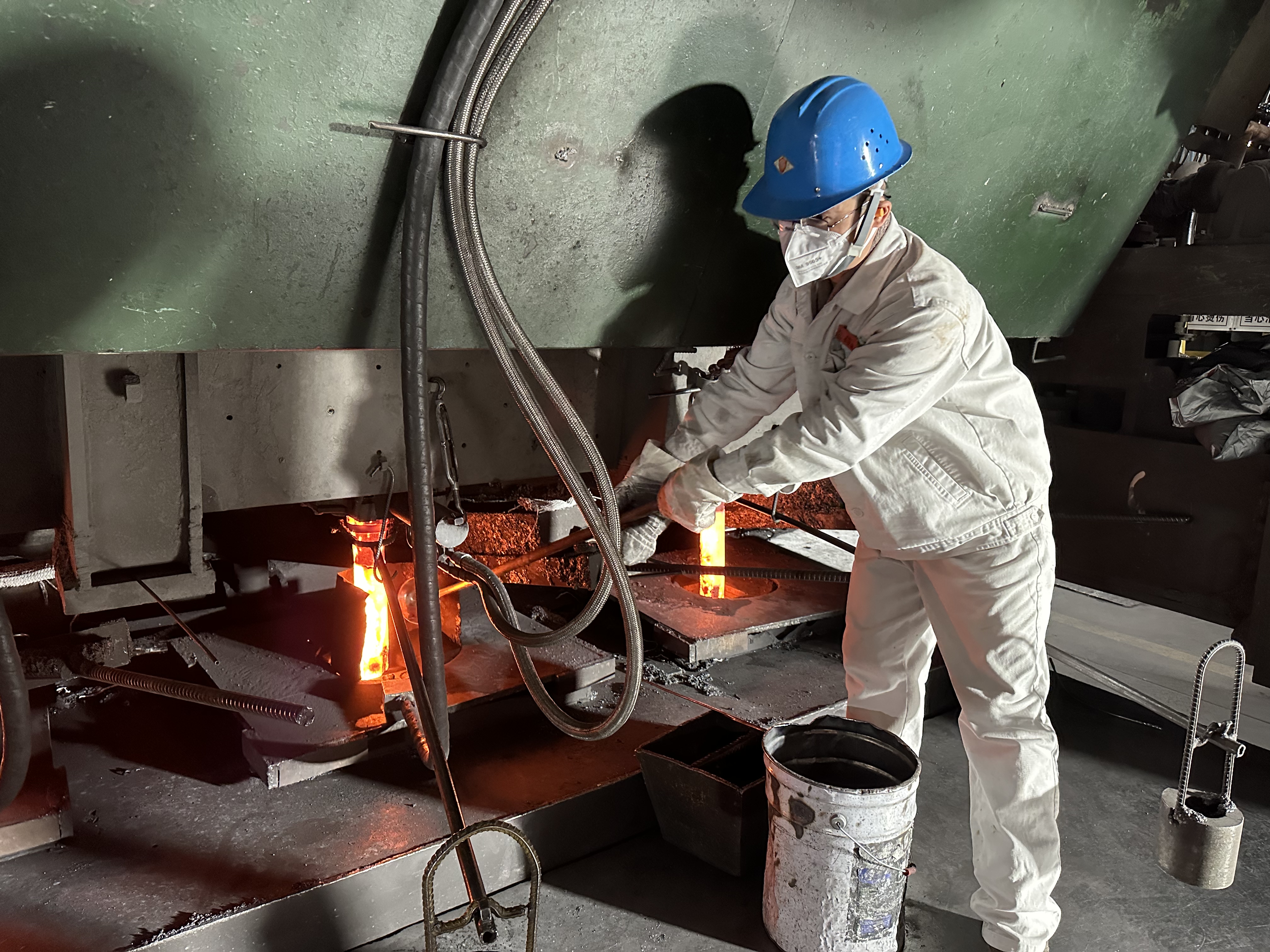 ���е�������M�����С��ġ����С��С�