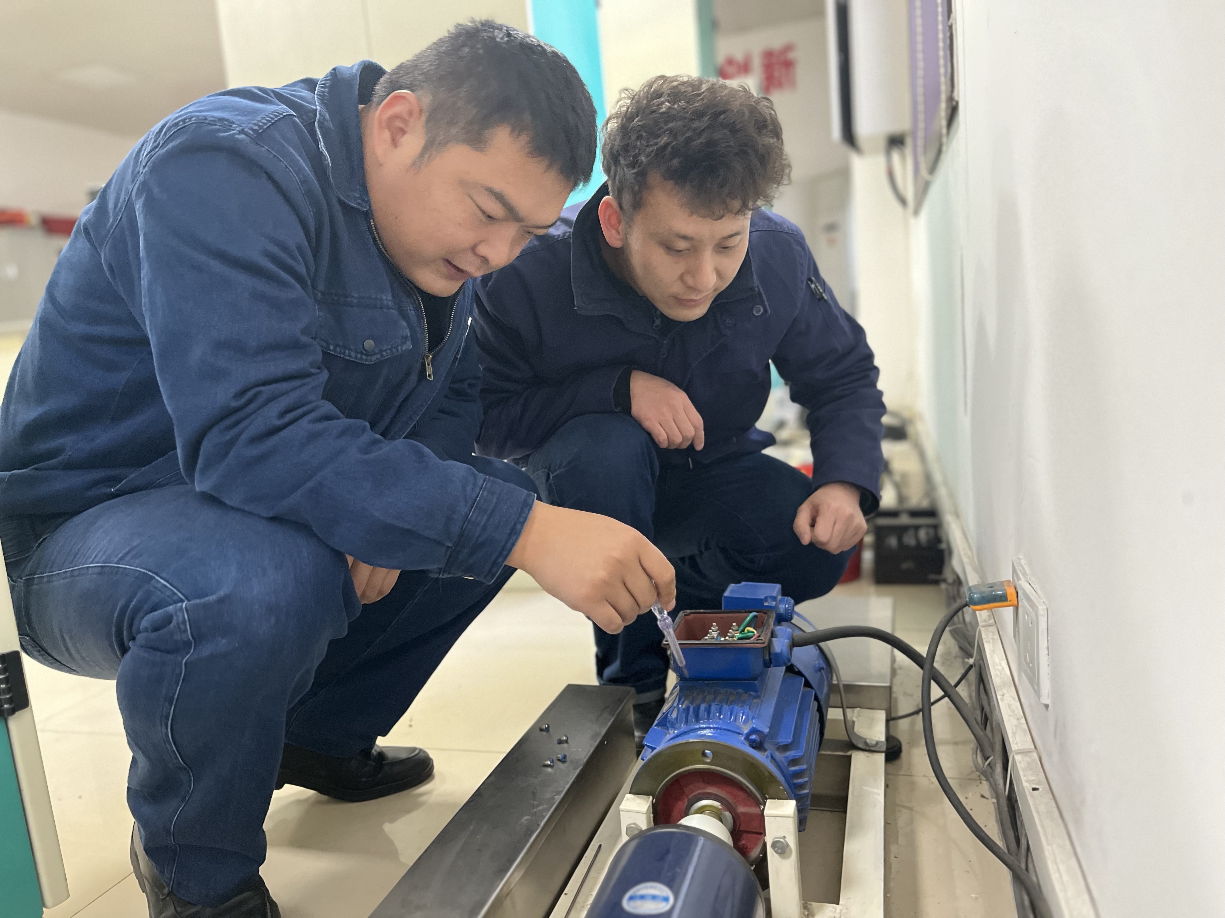 抓好“選育用”激活人才培養強磁場 抓好“選育用”激活人才培養強磁場