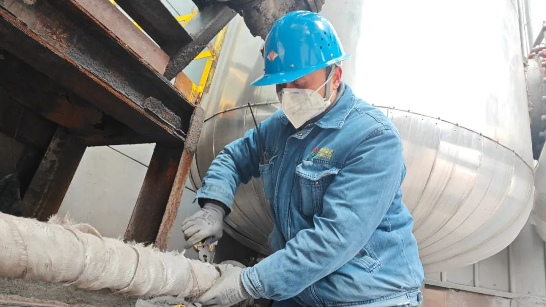 迎“寒”而上 撐起設備“守護傘” 迎“寒”而上 撐起設備“守護傘”