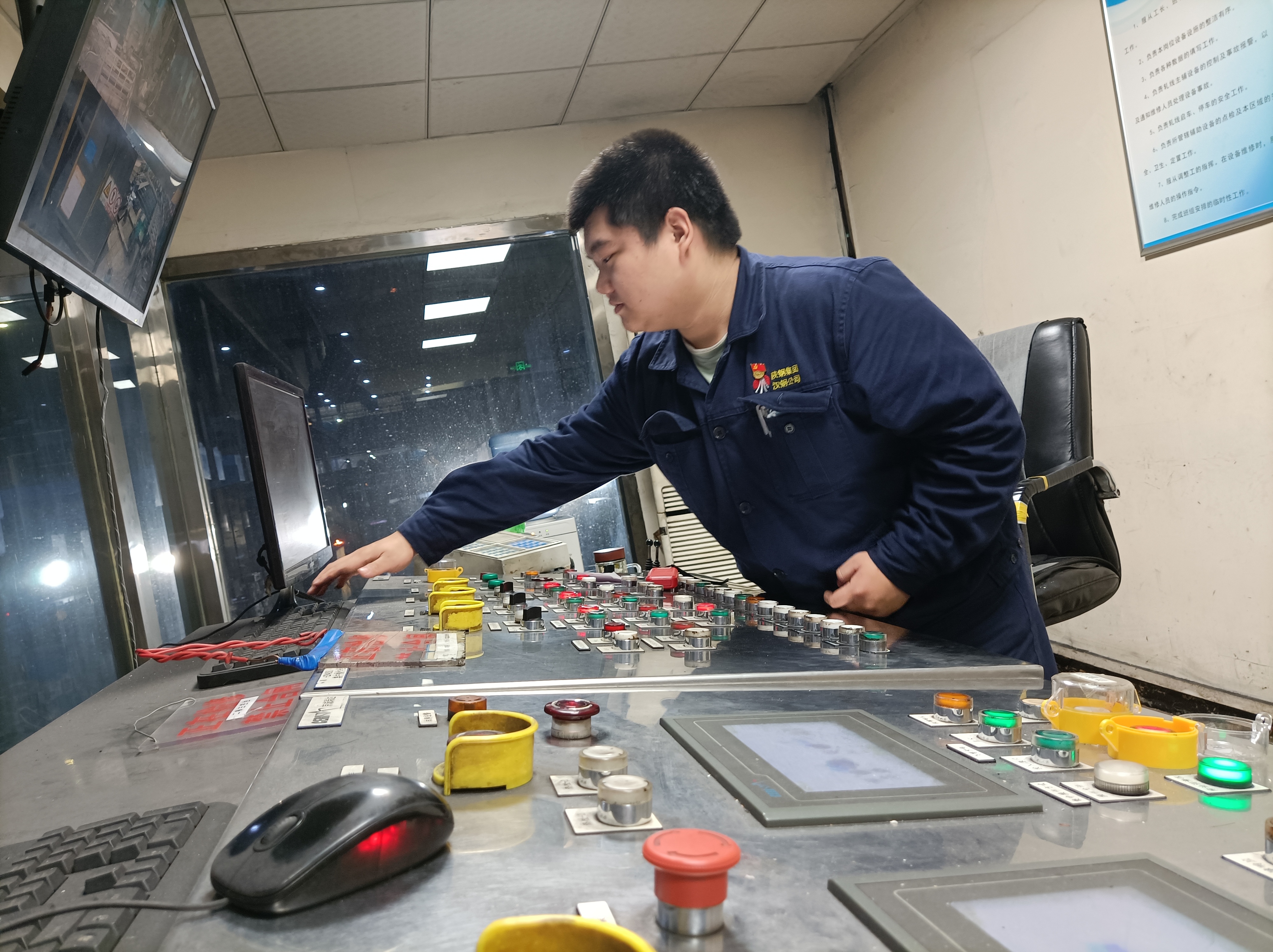 舞動青春 他們是最美的“藍衣戰士” 舞動青春 他們是最美的“藍衣戰士”