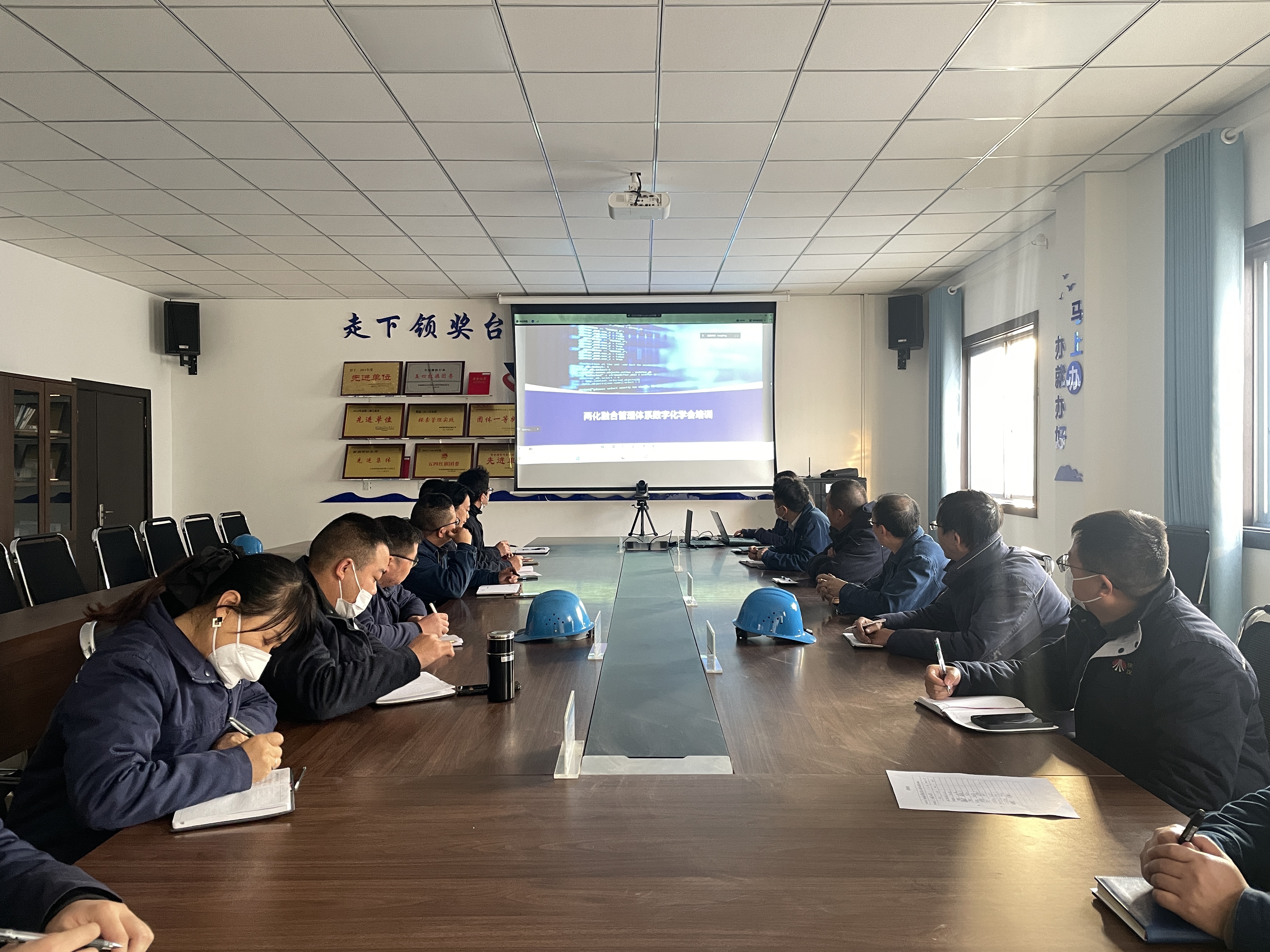 �������á��˲Ŵ��}���҂��@�ӽ�����