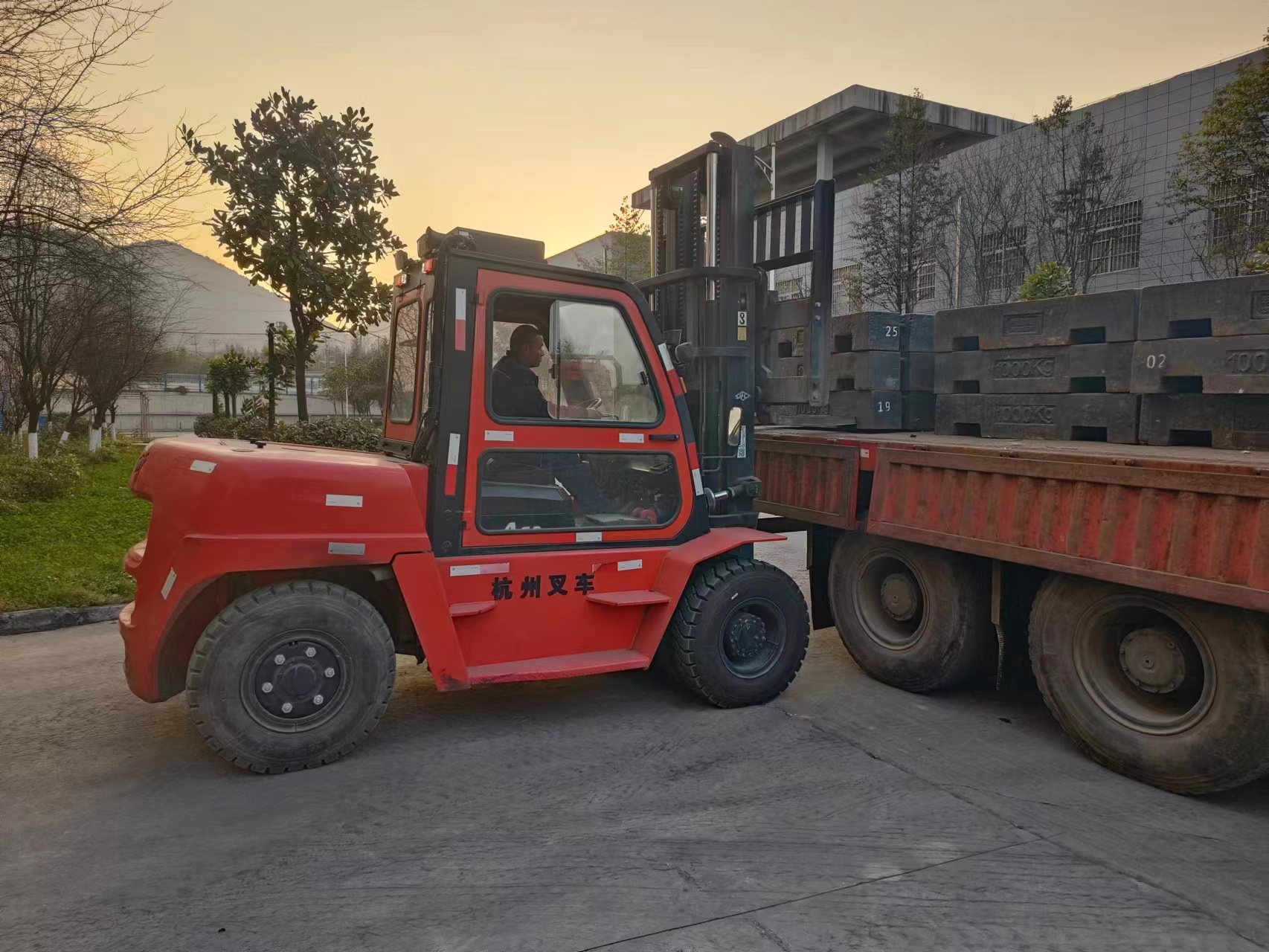 用青春書寫初心的模樣 用青春書寫初心的模樣