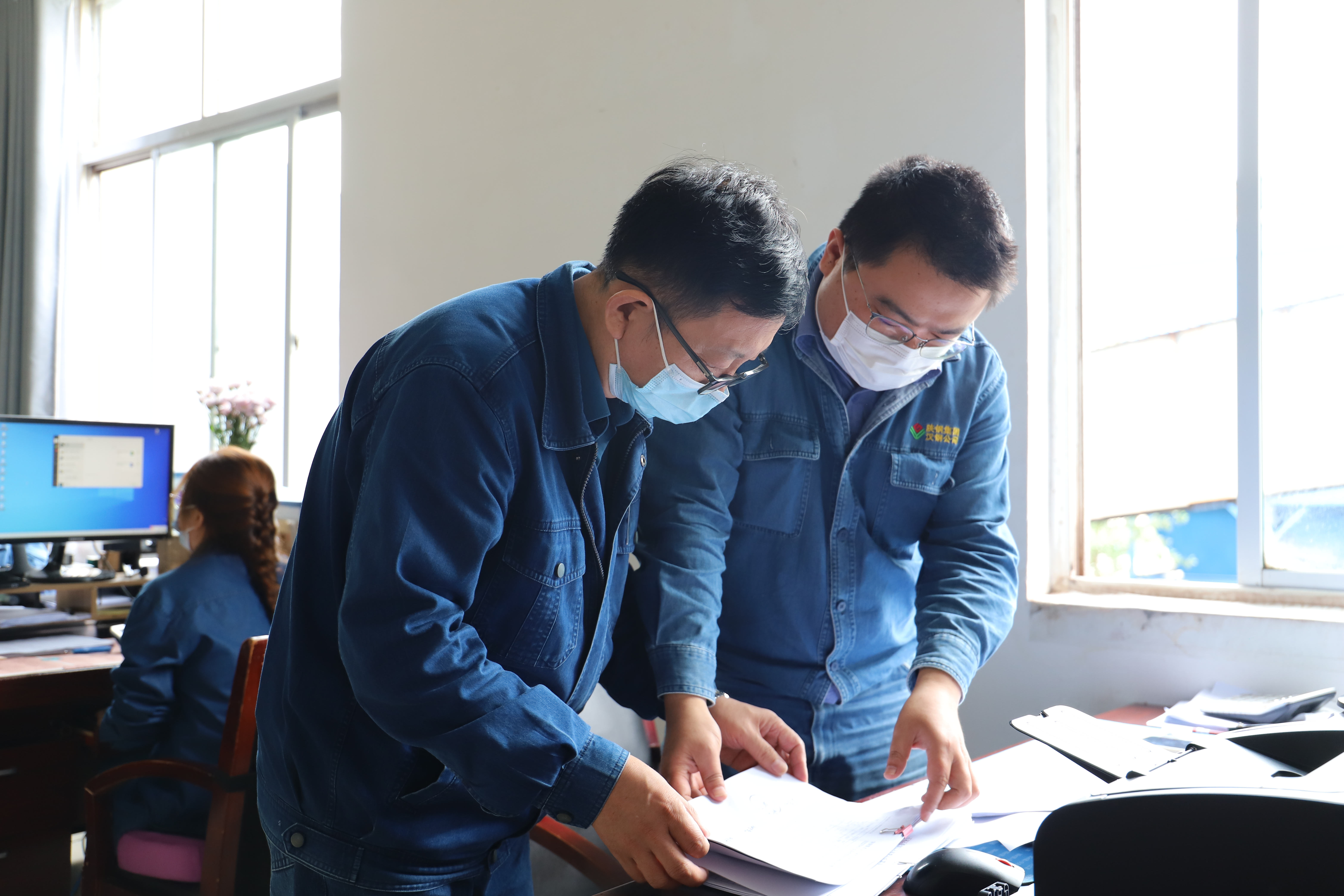 ��h����֣��c�����h��{��