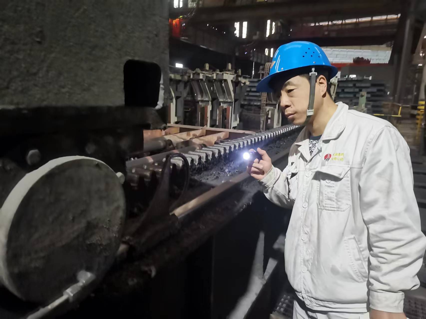 能打“硬仗”,我做“標(biāo)兵” 能打“硬仗”,我做“標(biāo)兵”