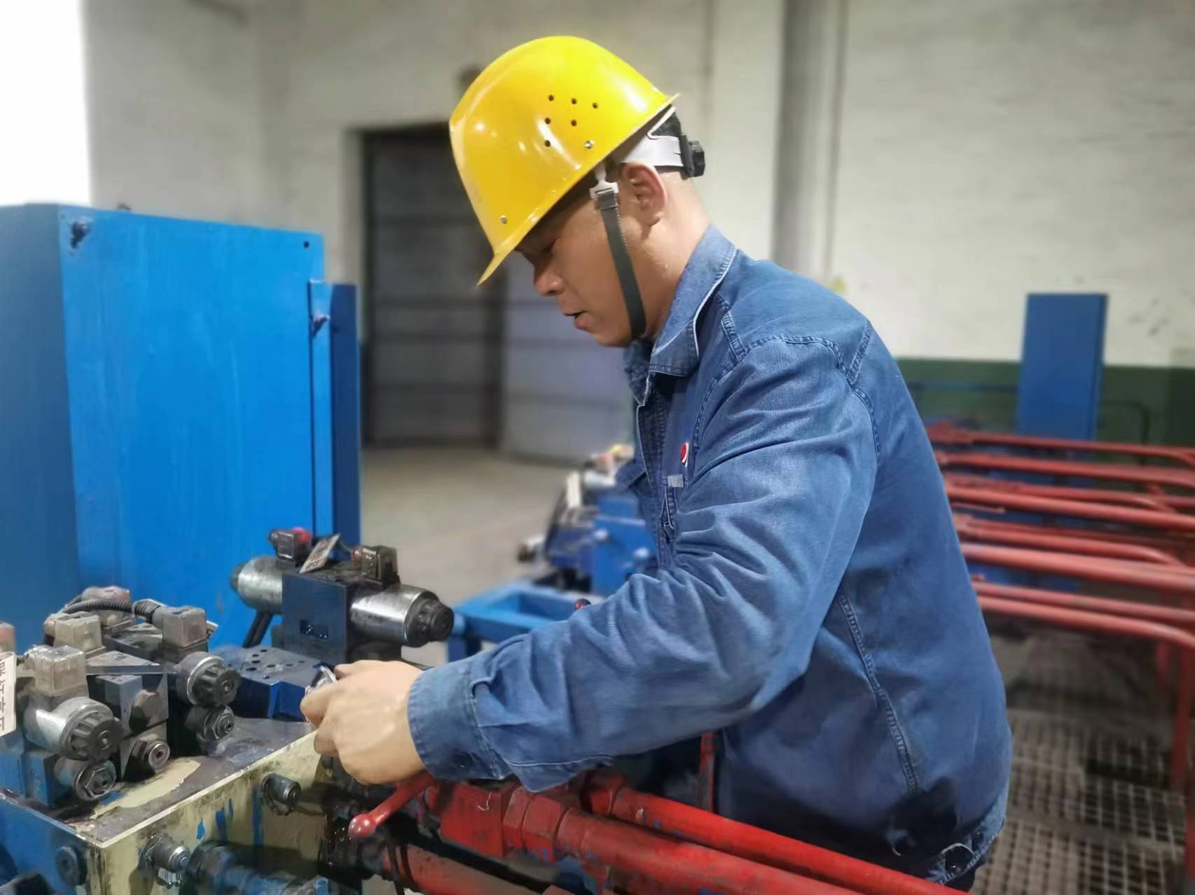 聚焦現(xiàn)場,他們是最美“奮斗者” 聚焦現(xiàn)場,他們是最美“奮斗者”