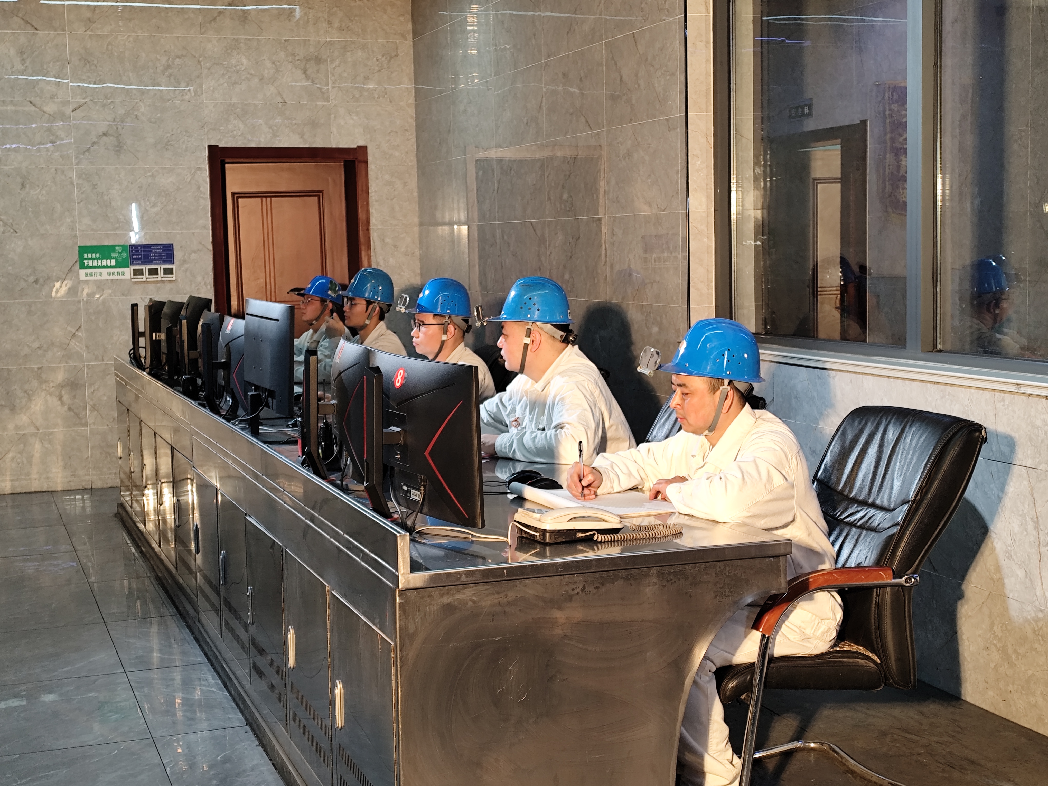 ��������������lչ��һ�ش�ˮ��