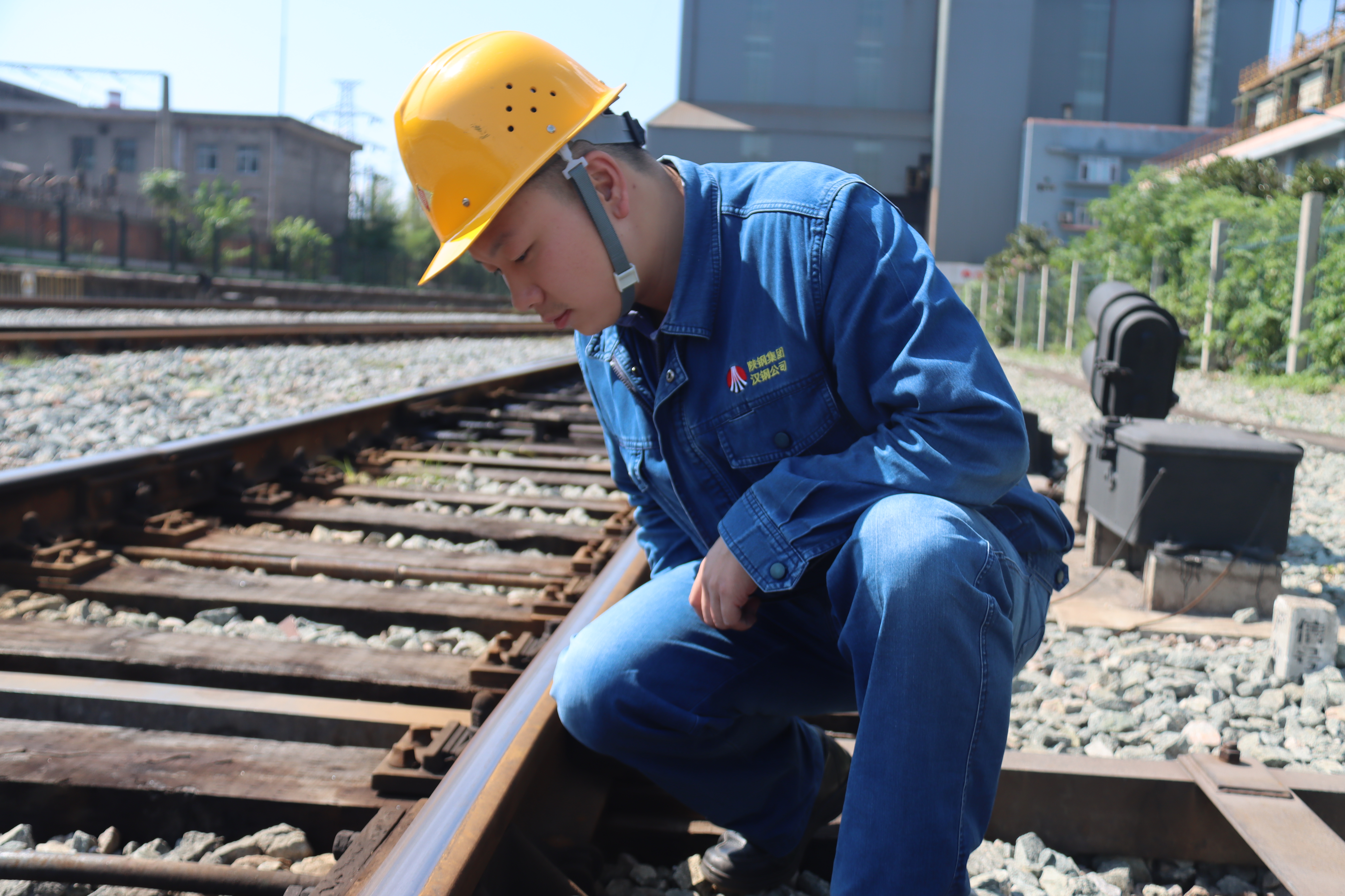 不懼“烤”驗!他們用汗水詮釋擔當 → 不懼“烤”驗!他們用汗水詮釋擔當 →