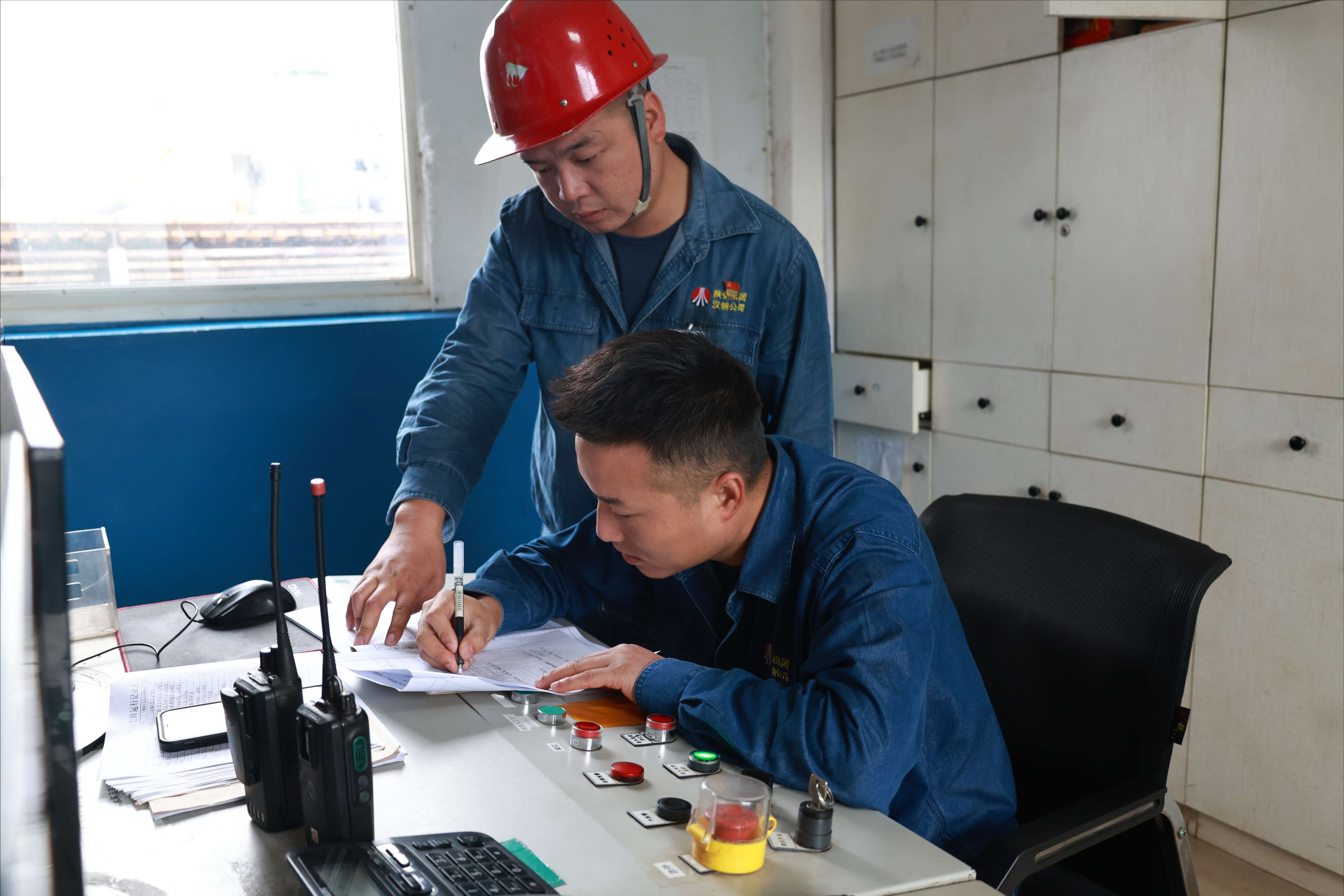 “黨建+”為降本增效注入紅色能量 “黨建+”為降本增效注入紅色能量