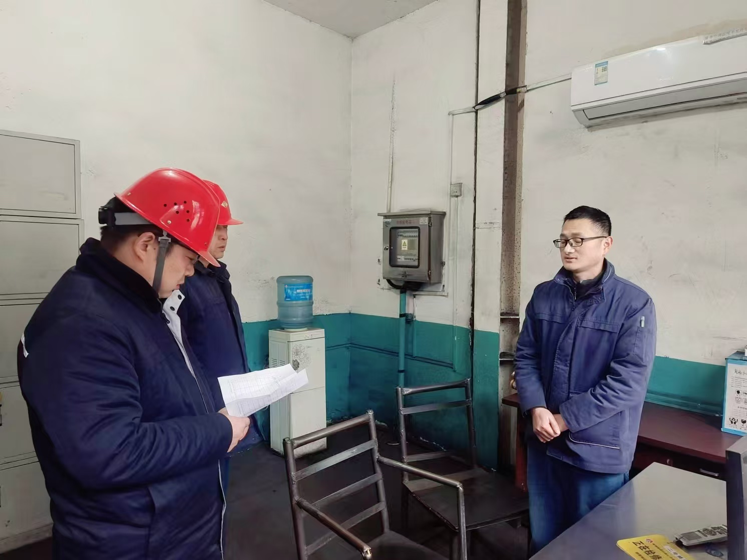 ��������������E�� ���������������L