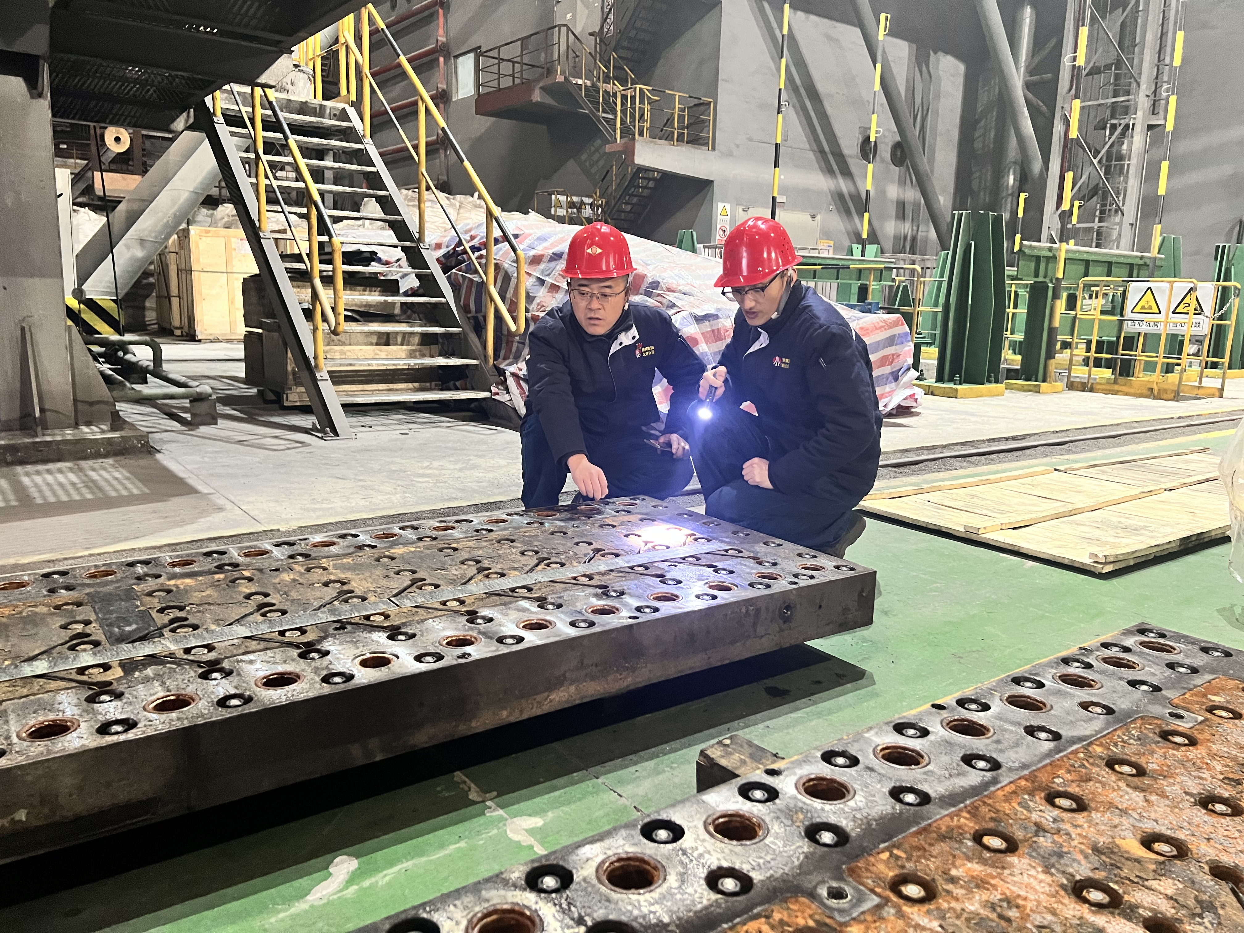 強(qiáng)化黨建引領(lǐng) 守牢歲末年初“安全關(guān)” 強(qiáng)化黨建引領(lǐng) 守牢歲末年初“安全關(guān)”