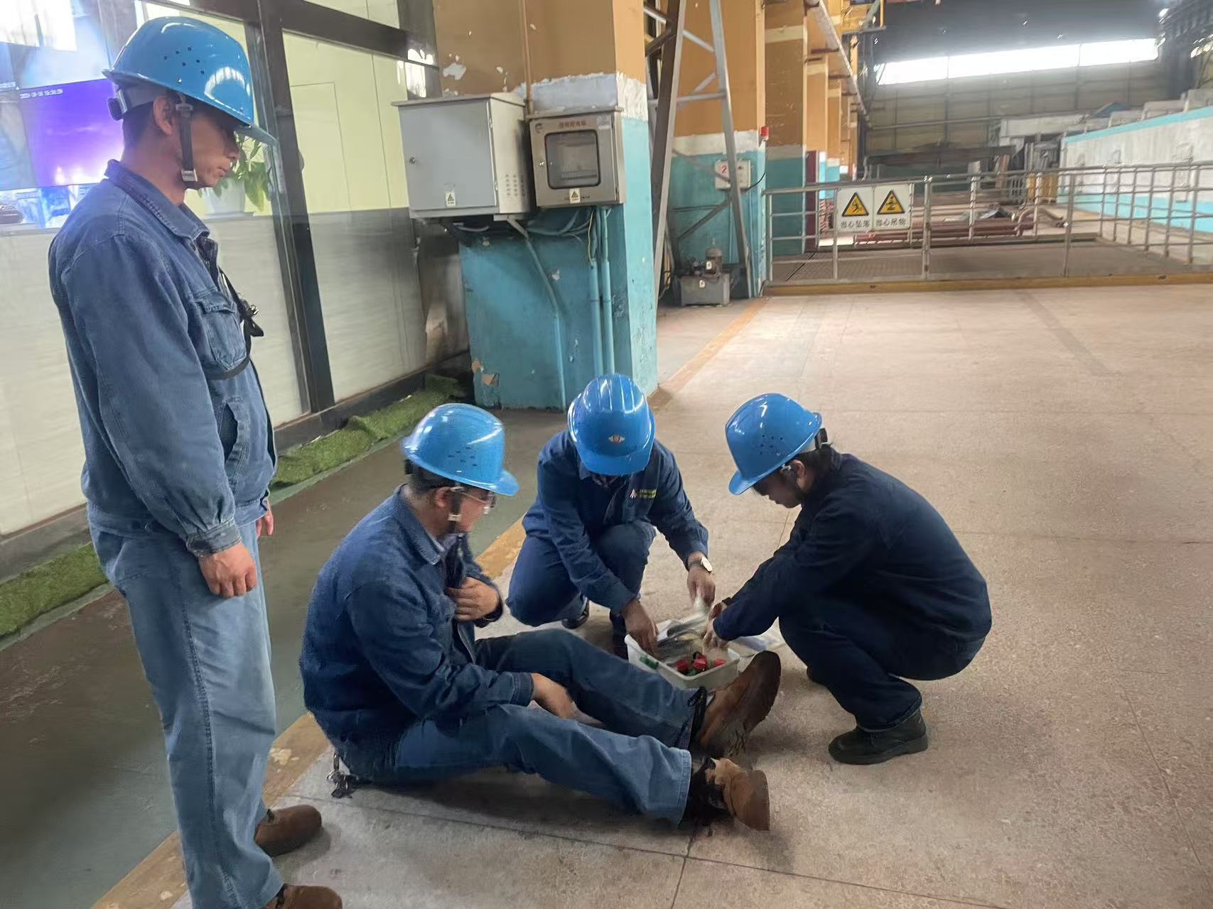 黨建引領“安全鏈” 紅心賦能“生產線” 黨建引領“安全鏈” 紅心賦能“生產線”