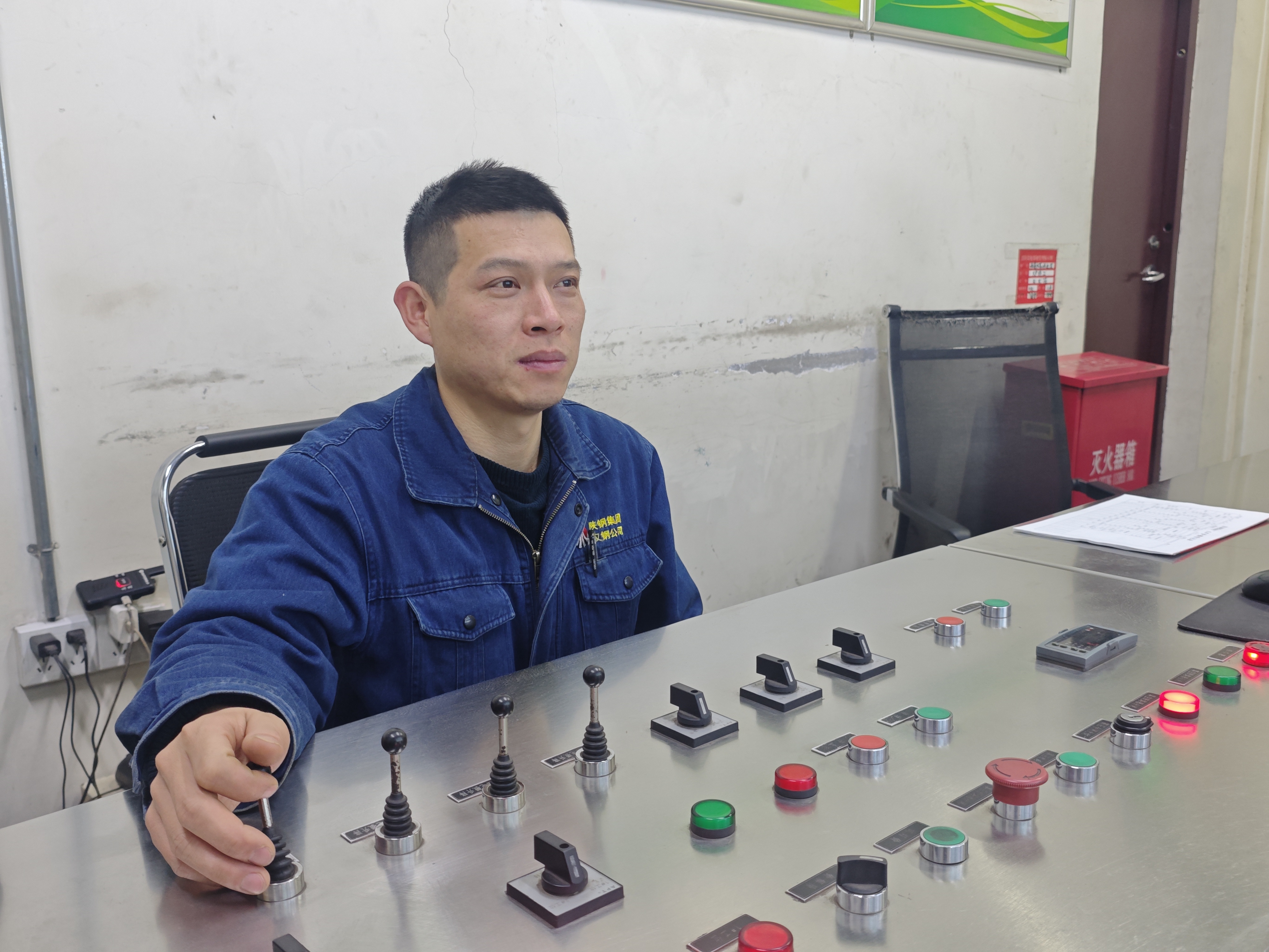 從“追光”到“發光”的青春史 從“追光”到“發光”的青春史