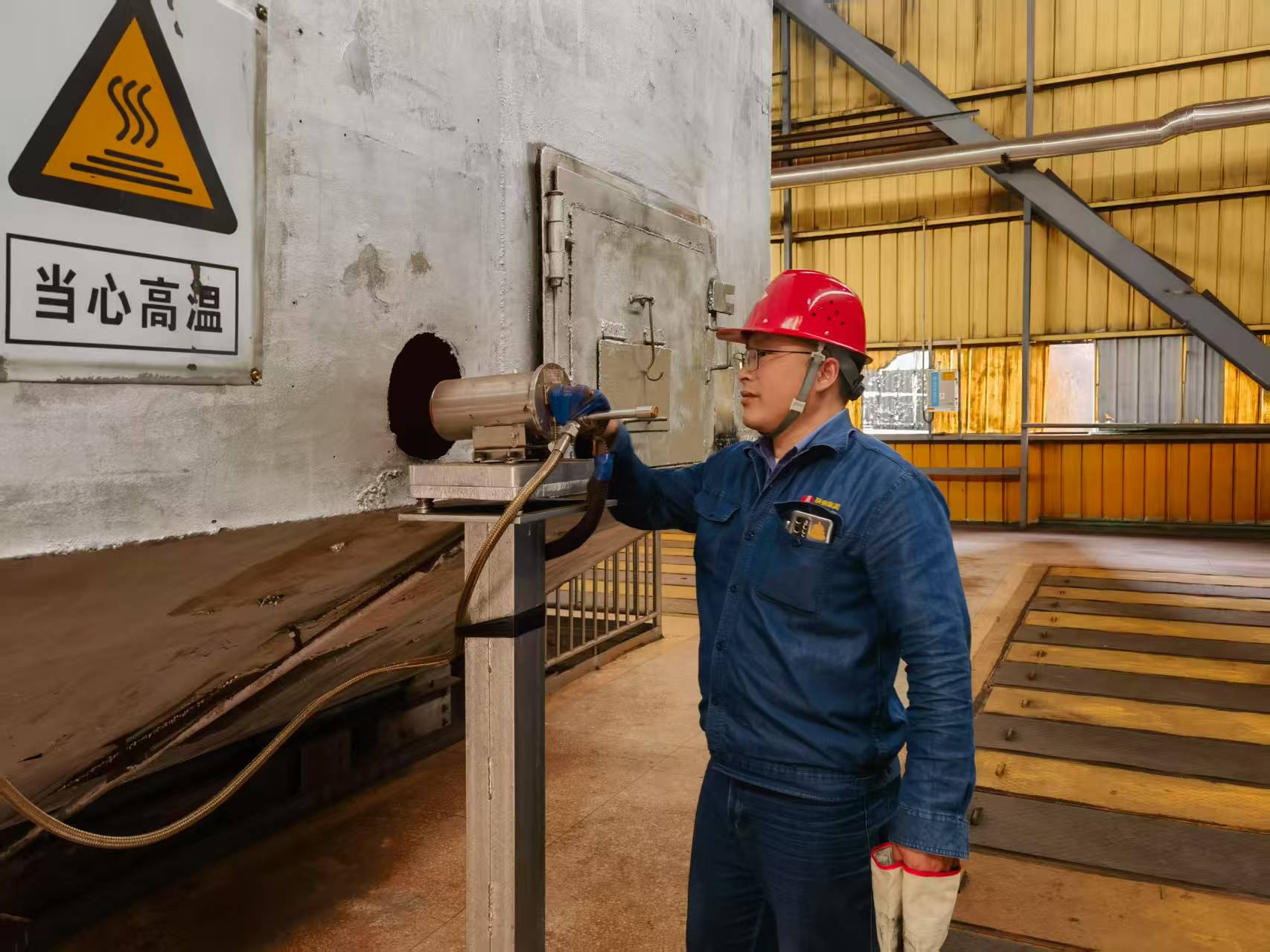 肖玉慶:深耕設(shè)備革新的匠心勞模 肖玉慶:深耕設(shè)備革新的匠心勞模