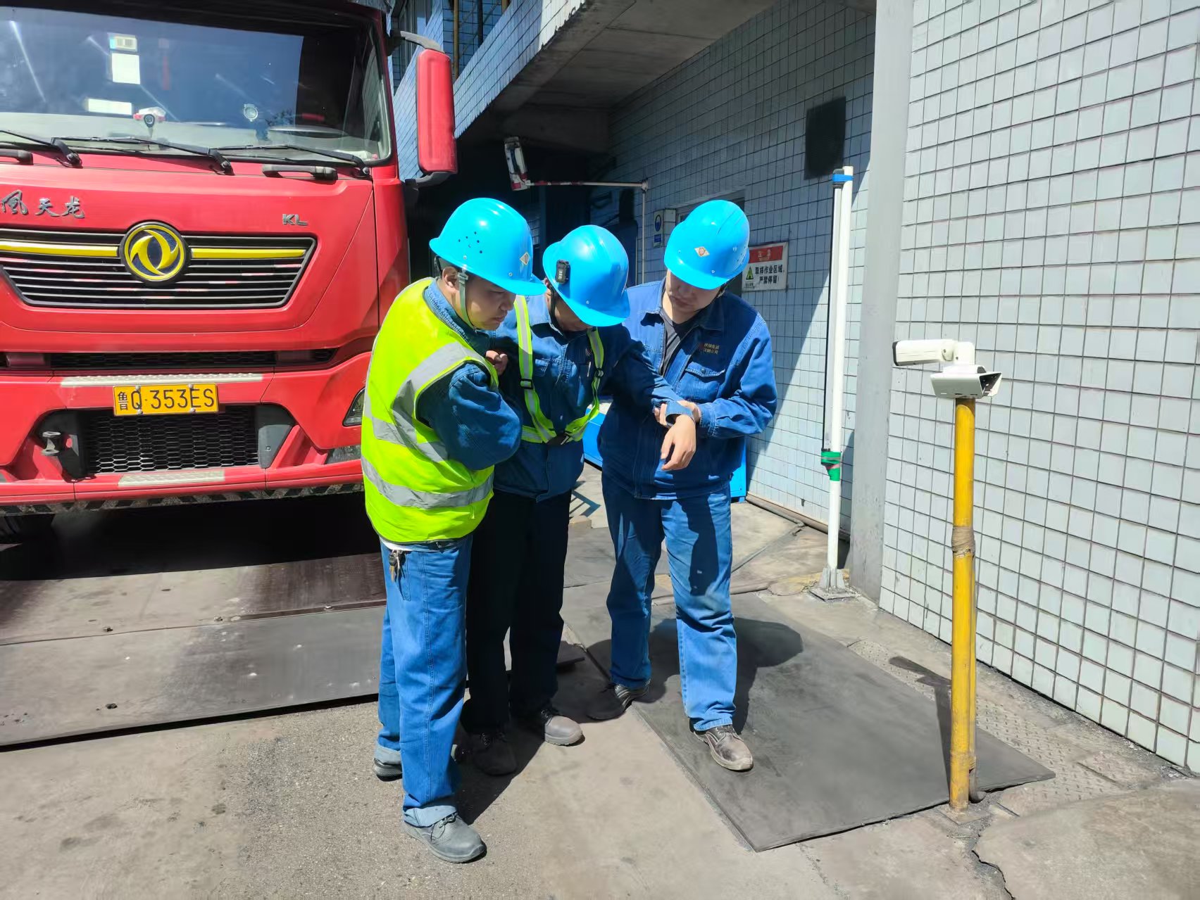 “安”字當先 “全”力以赴 “安”字當先 “全”力以赴