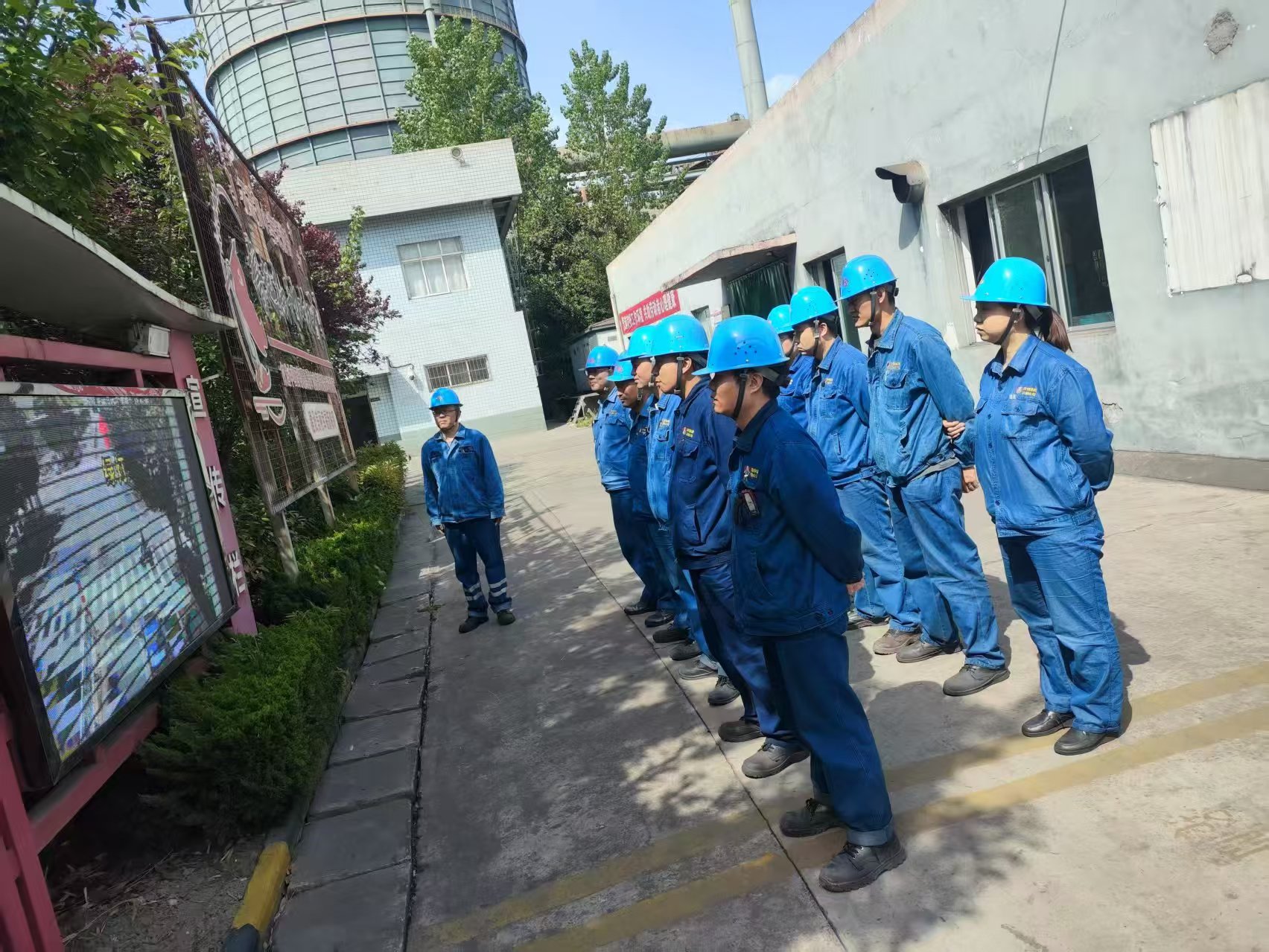 “安”字當先 “全”力以赴 “安”字當先 “全”力以赴