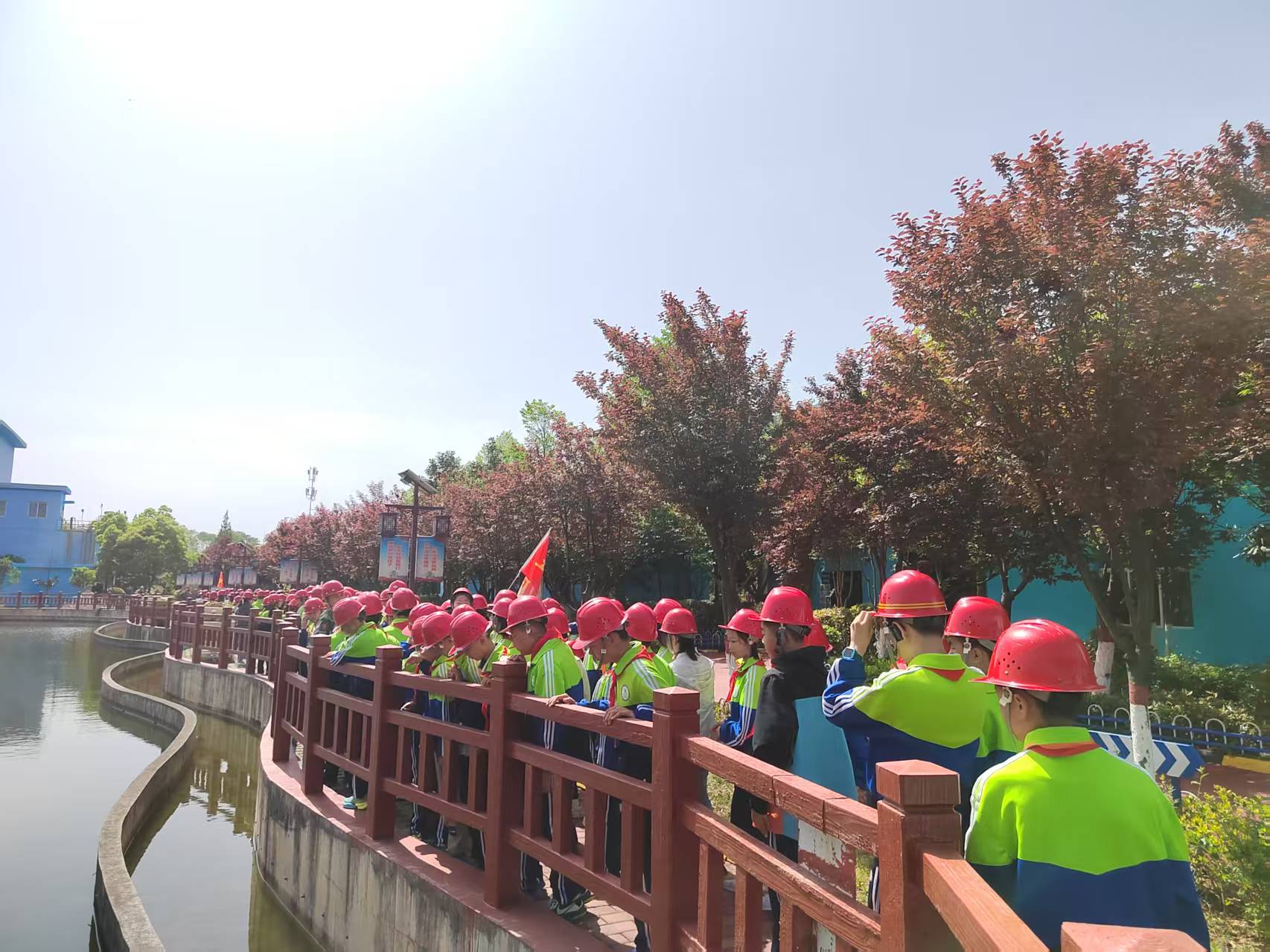 ���ЌW(xu��)�|�L(f��ng)���^��F֮�������䓼��F(tu��n)�h䓹�˾���ЌW(xu��)�ѳ�2000��