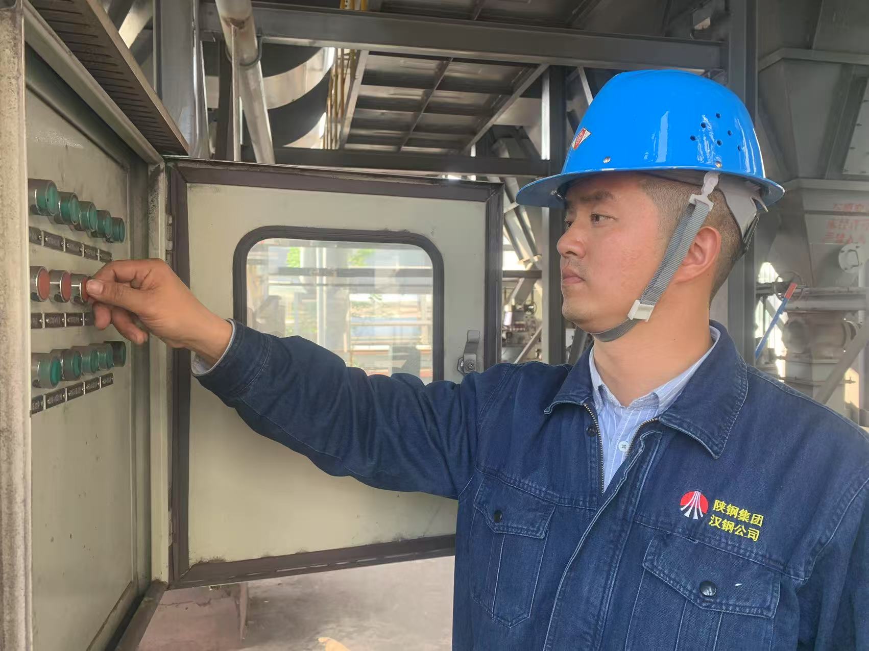 ��ɫ�f(xi��)�࣬���䓳Ǌ^���(qi��ng)��