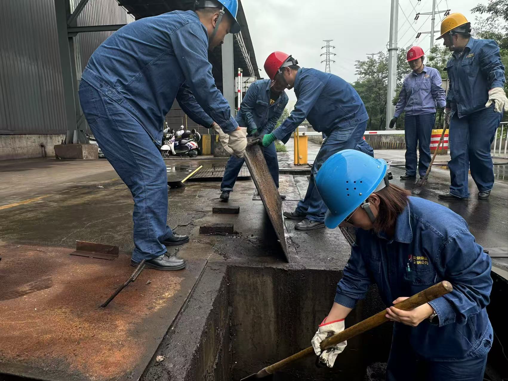 她們用毫厘,刻寫精準(zhǔn)的芳華 她們用毫厘,刻寫精準(zhǔn)的芳華