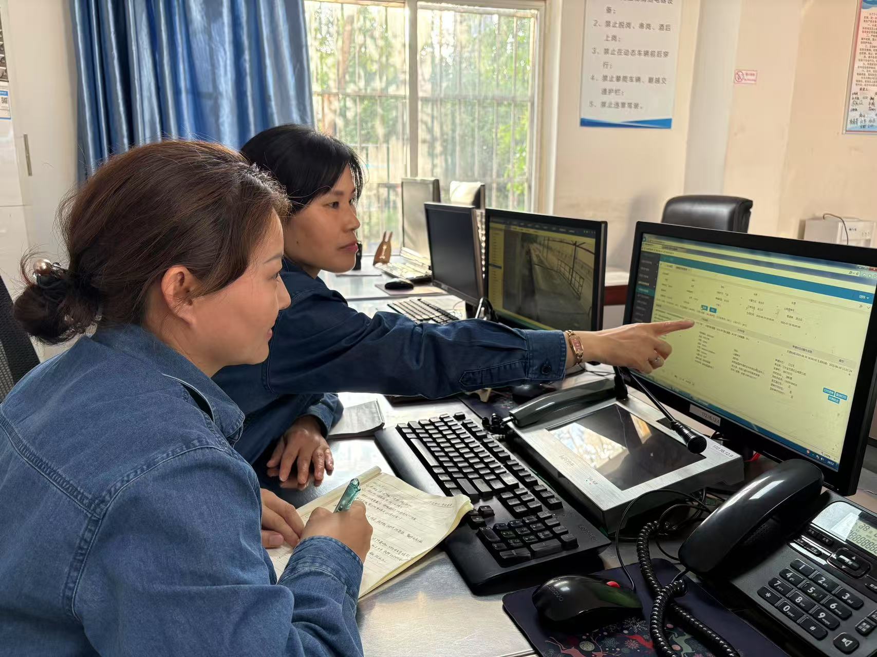 她們用毫厘,刻寫精準(zhǔn)的芳華 她們用毫厘,刻寫精準(zhǔn)的芳華