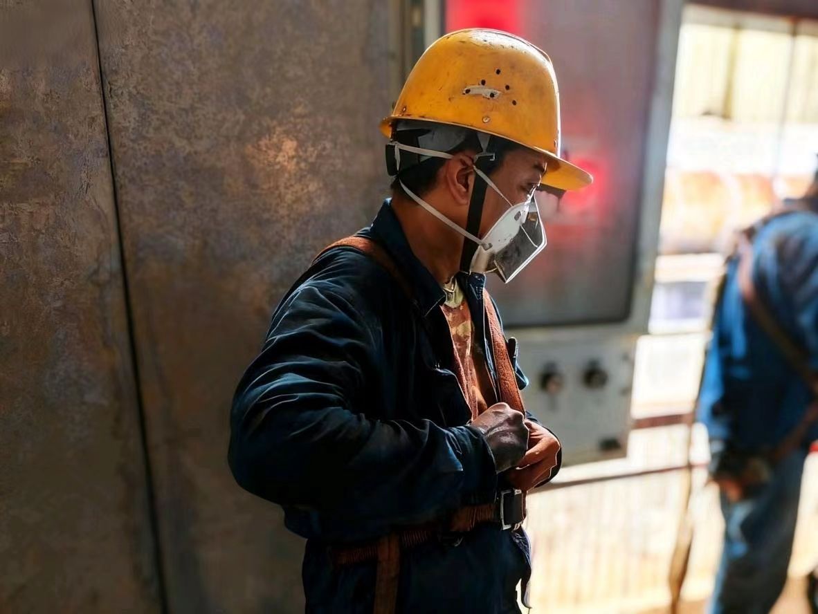 清倉攻堅聚合力 一線奮戰保生產 清倉攻堅聚合力 一線奮戰保生產