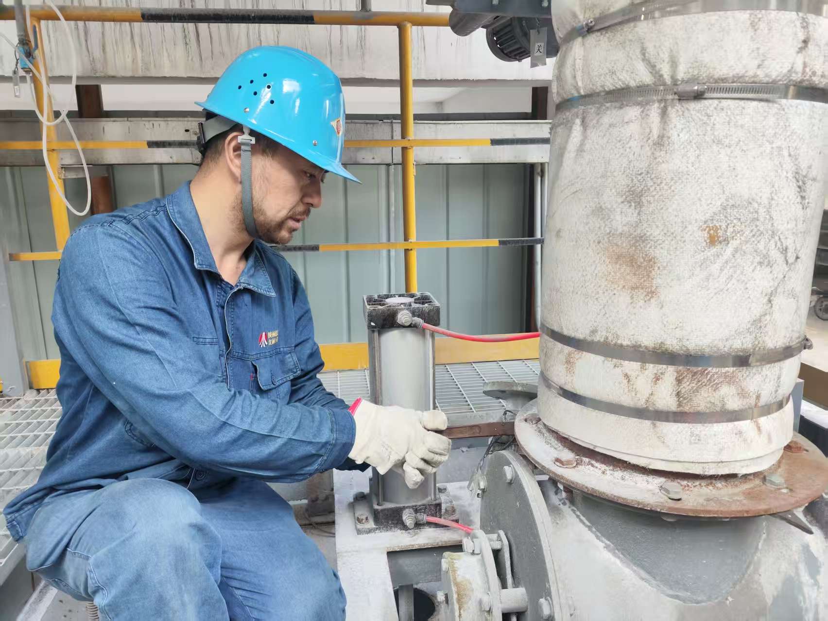 “嚴(yán)巧細(xì)”鑄匠心 維修攻堅助生產(chǎn) “嚴(yán)巧細(xì)”鑄匠心 維修攻堅助生產(chǎn)