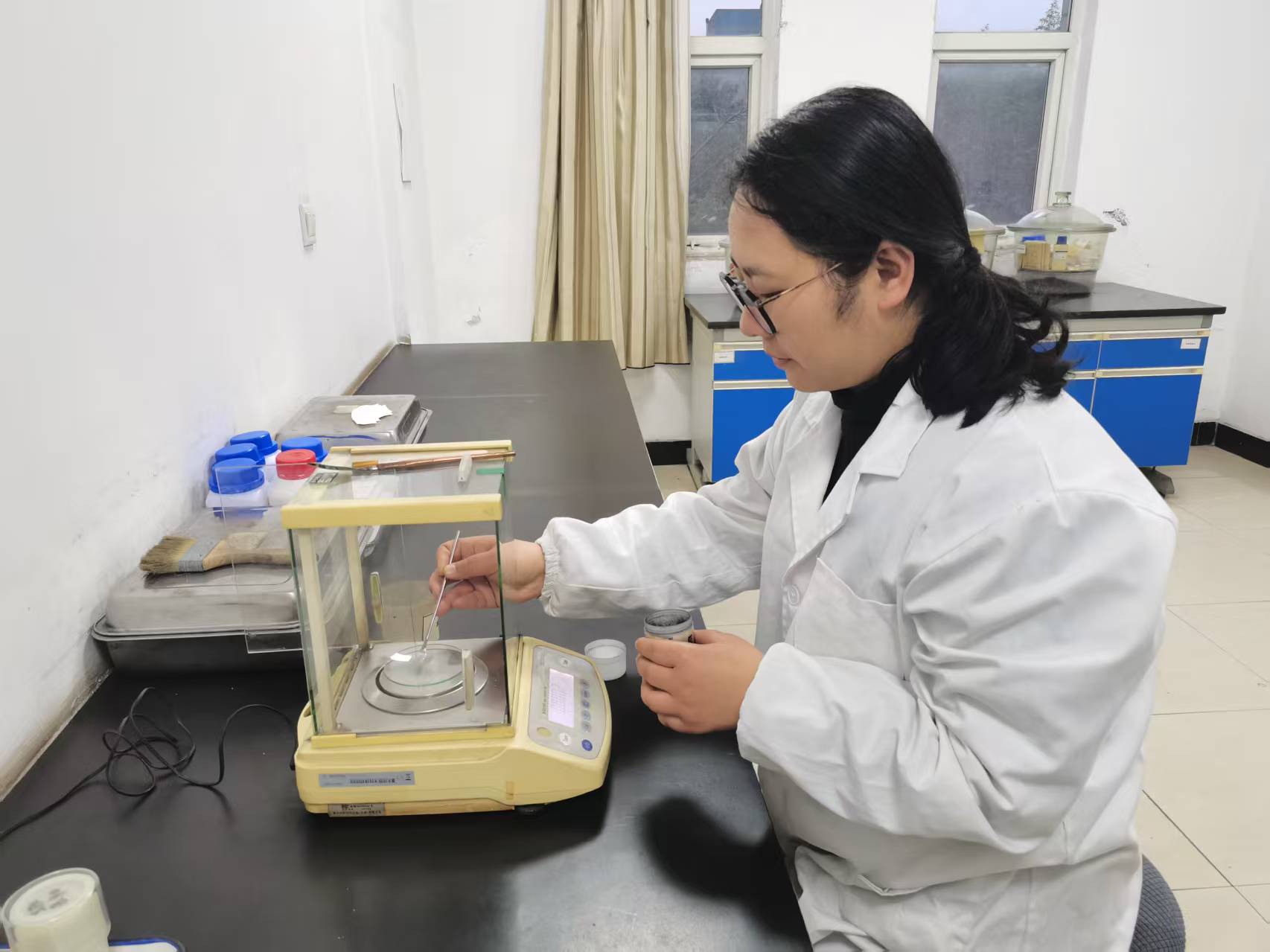 ���S�������Ů�F���Ͼ�  ����������Ӳ