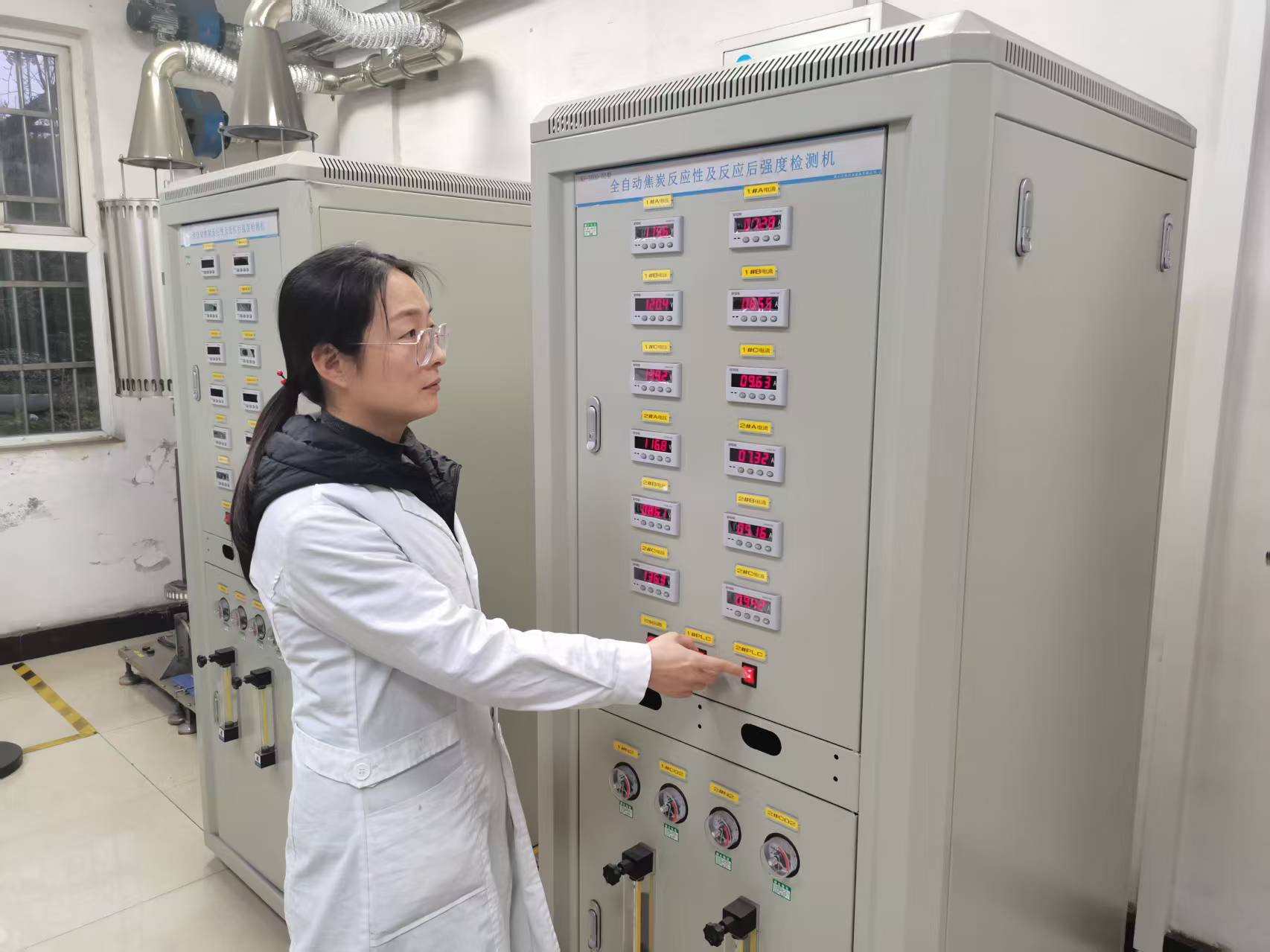 ���S�������Ů�F���Ͼ�  ����������Ӳ