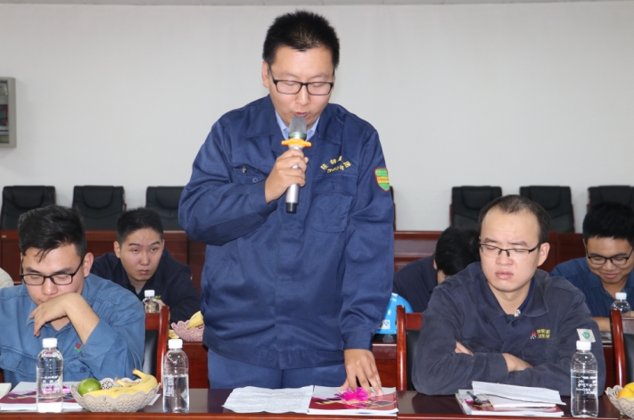 【公司新聞】公司召開(kāi)“喜迎雙節(jié) 共建鋼城”新招錄大學(xué)生座談會(huì) 【公司新聞】公司召開(kāi)“喜迎雙節(jié) 共建鋼城”新招錄大學(xué)生座談會(huì)