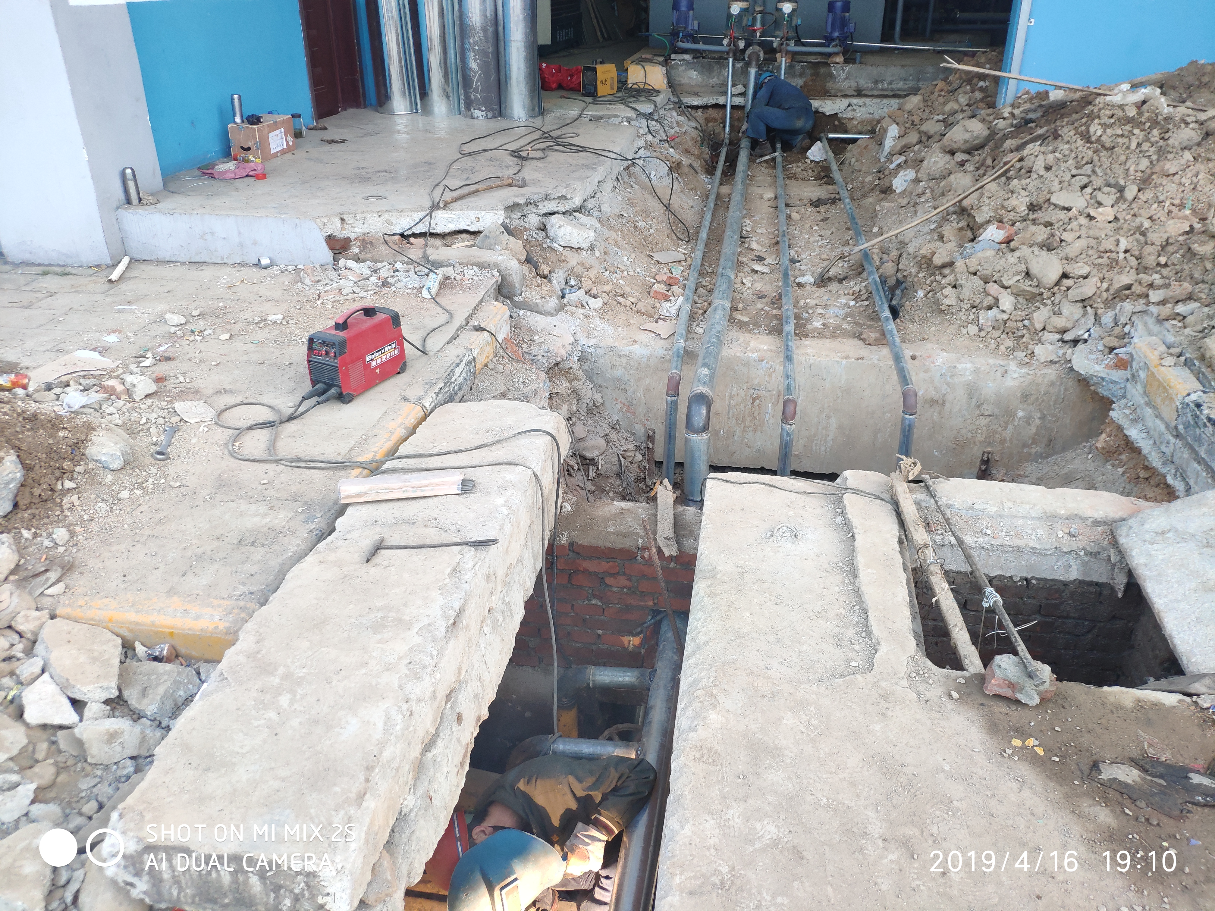 【基層動態】旅游后勤部順利完成生活區熱水管網檢修維護 【基層動態】旅游后勤部順利完成生活區熱水管網檢修維護