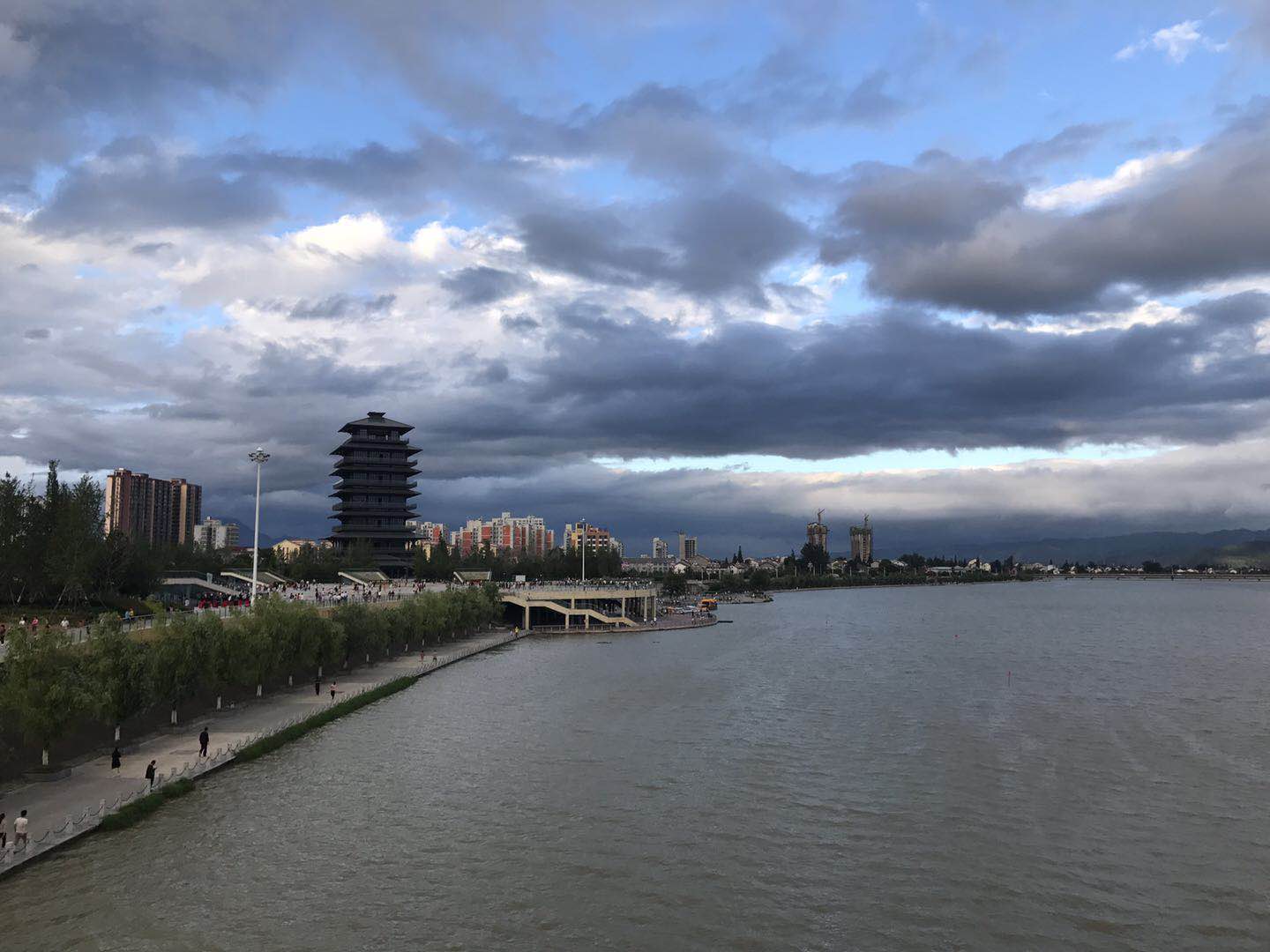 ��䓳���Է�����L������ʢ�����f