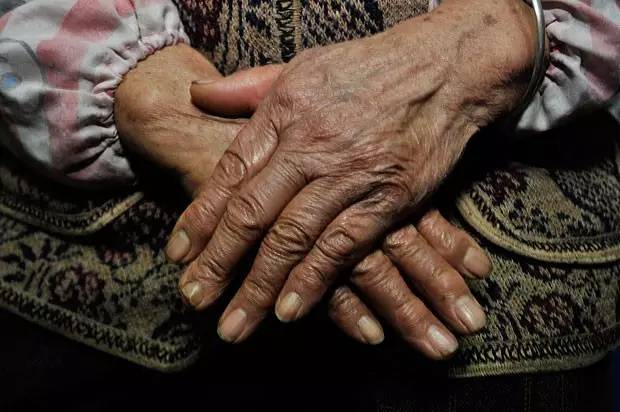 ��䓳���Է��ĸ�H����