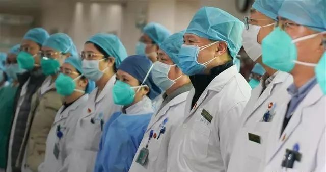 【鋼城文苑】致敬,戰(zhàn)“役”中最美逆行者 【鋼城文苑】致敬,戰(zhàn)“役”中最美逆行者