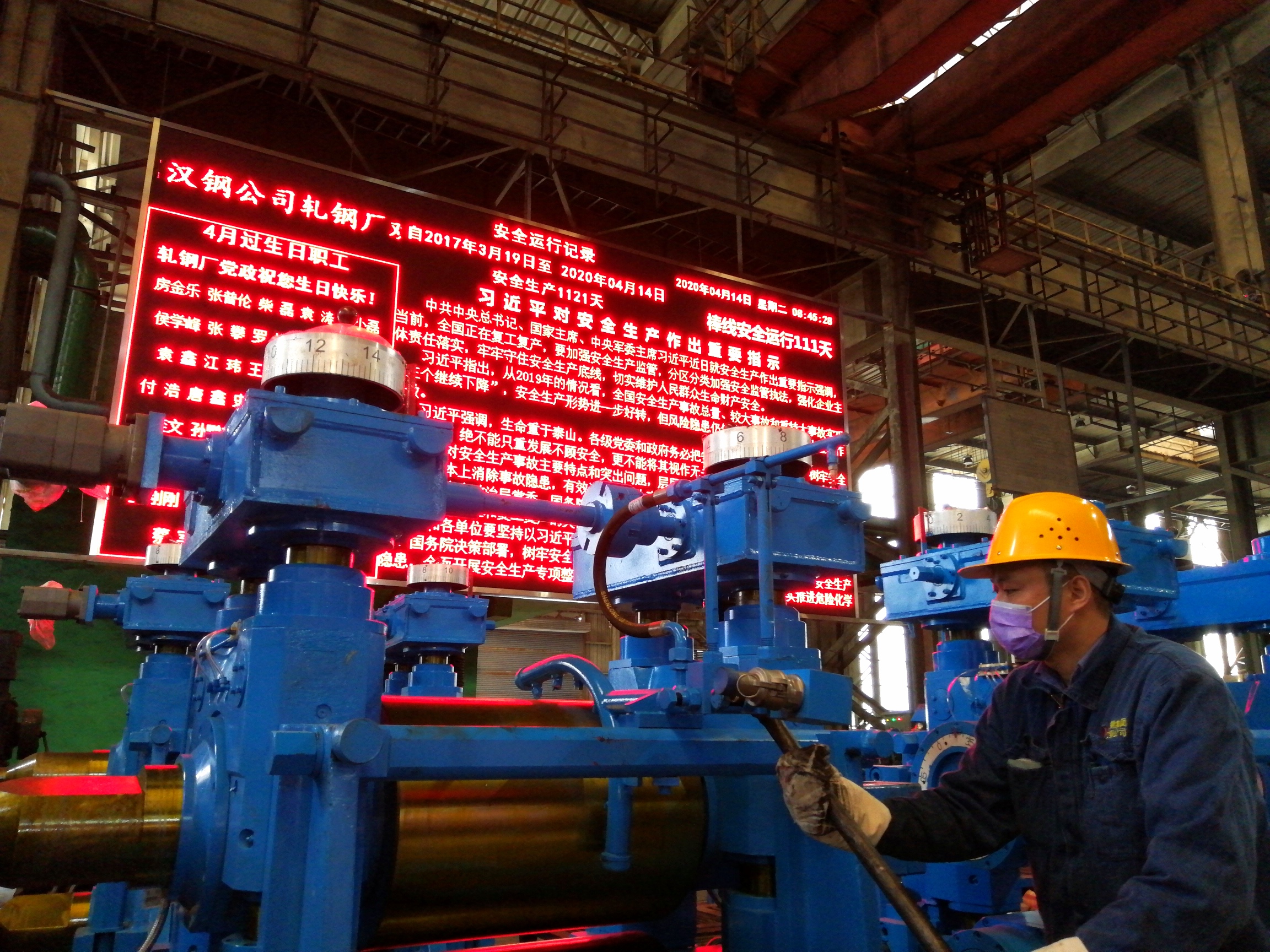 ��һ���L(f��ng)�ɡ����d܈��飬�����ഺ֦���~ï����ӛ2019����䓼��F(tu��n)���M(j��n)�����߹�����