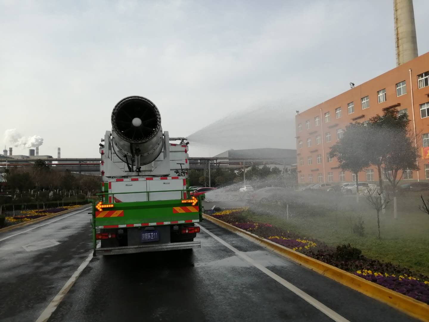 【美麗漢鋼】公司多措并舉 做好春季綠化苗木養護工作 【美麗漢鋼】公司多措并舉 做好春季綠化苗木養護工作